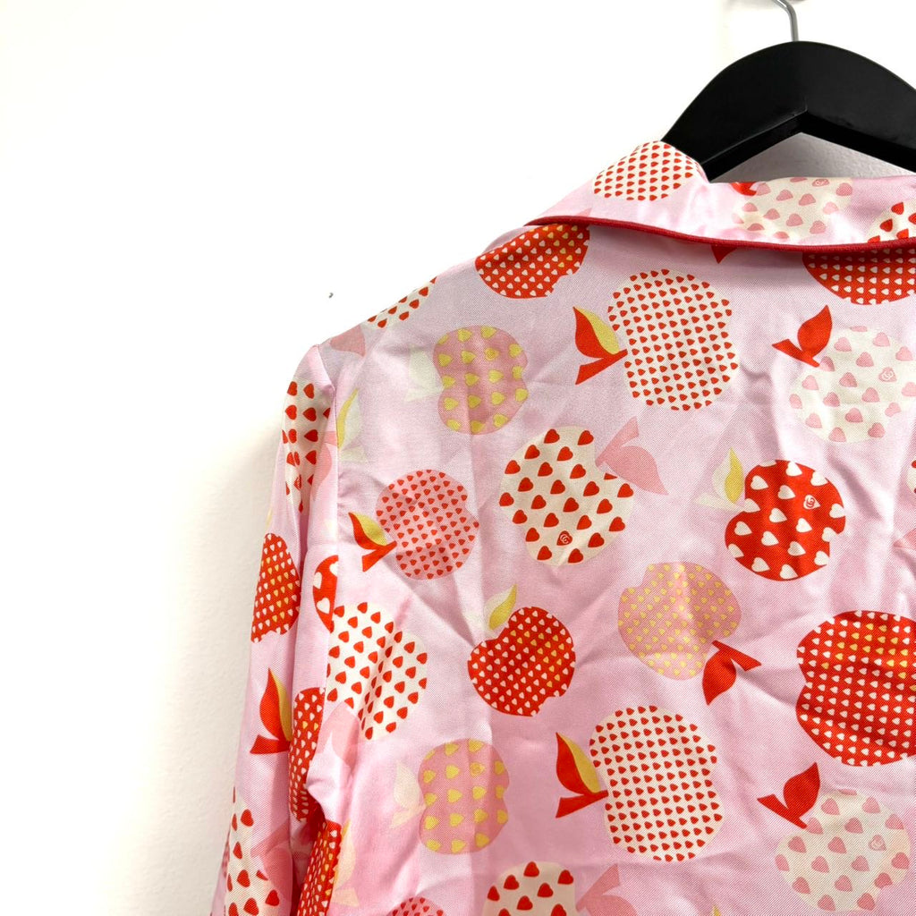 Gucci silk pajama set with a pink apples with hearts print 36