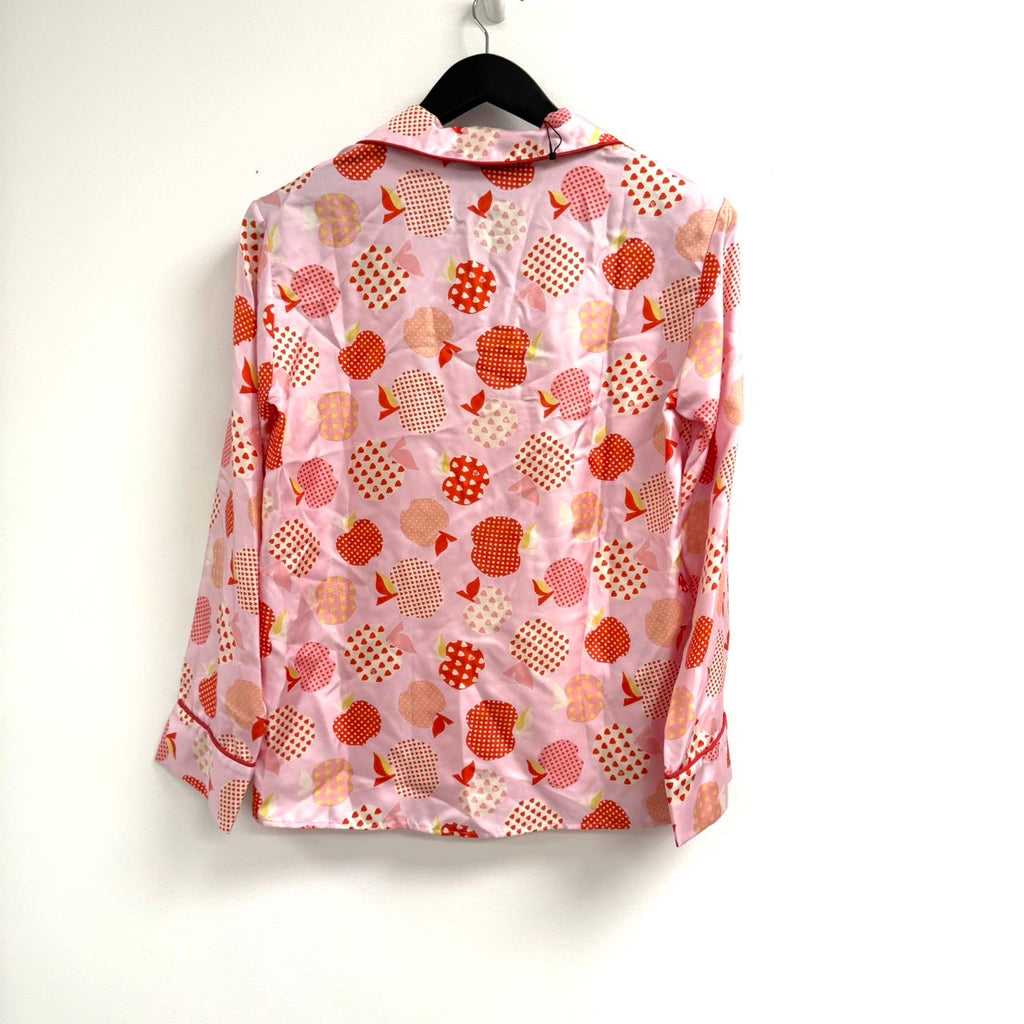 Gucci silk pajama set with a pink apples with hearts print 36