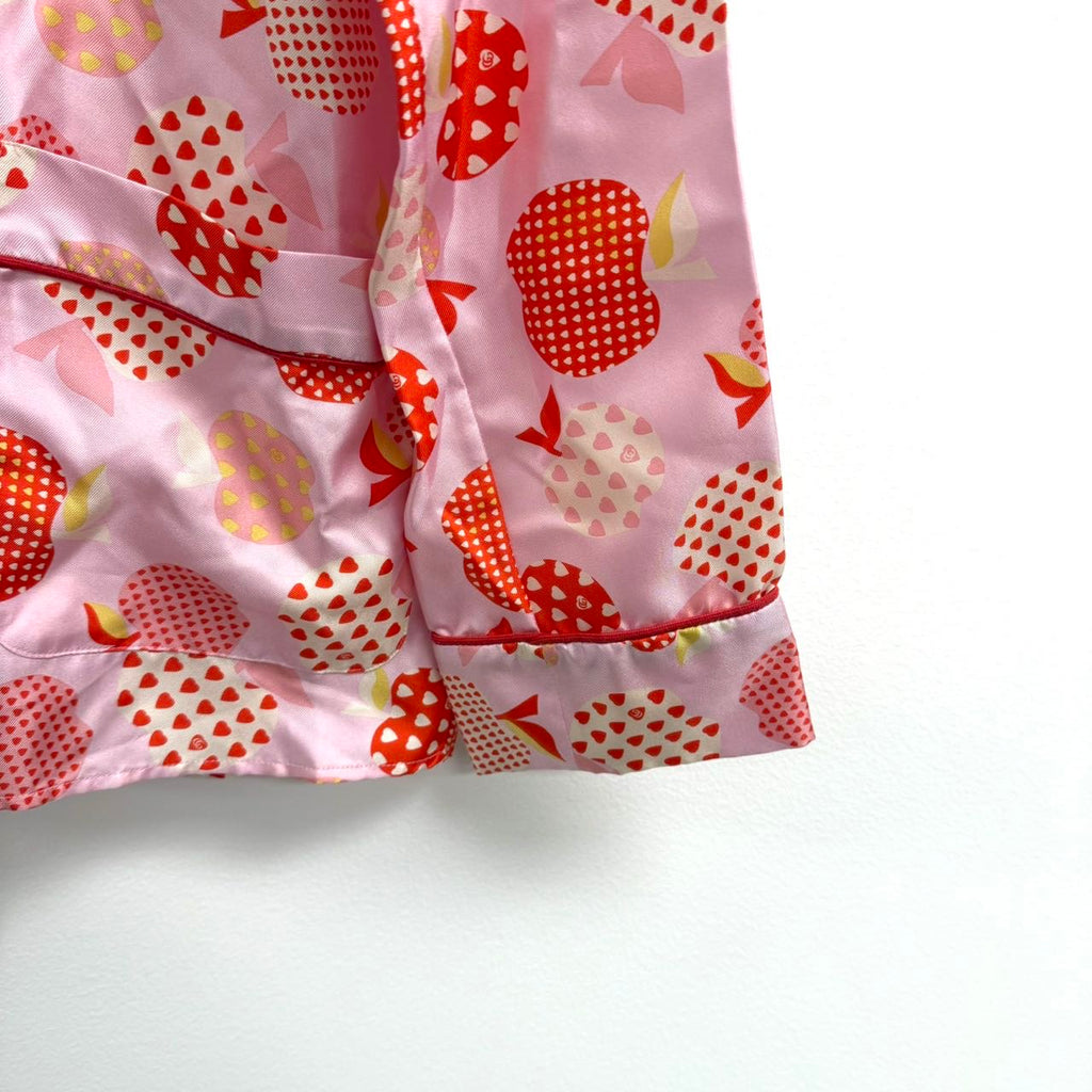 Gucci silk pajama set with a pink apples with hearts print 36