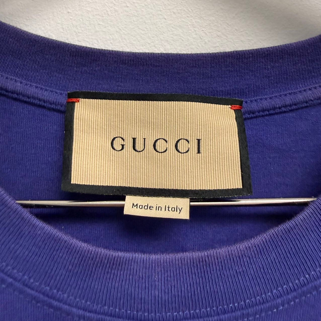Pre-Owned Gucci Mirror Logo-Print Short-Sleeve T-Shirt in blue. size M