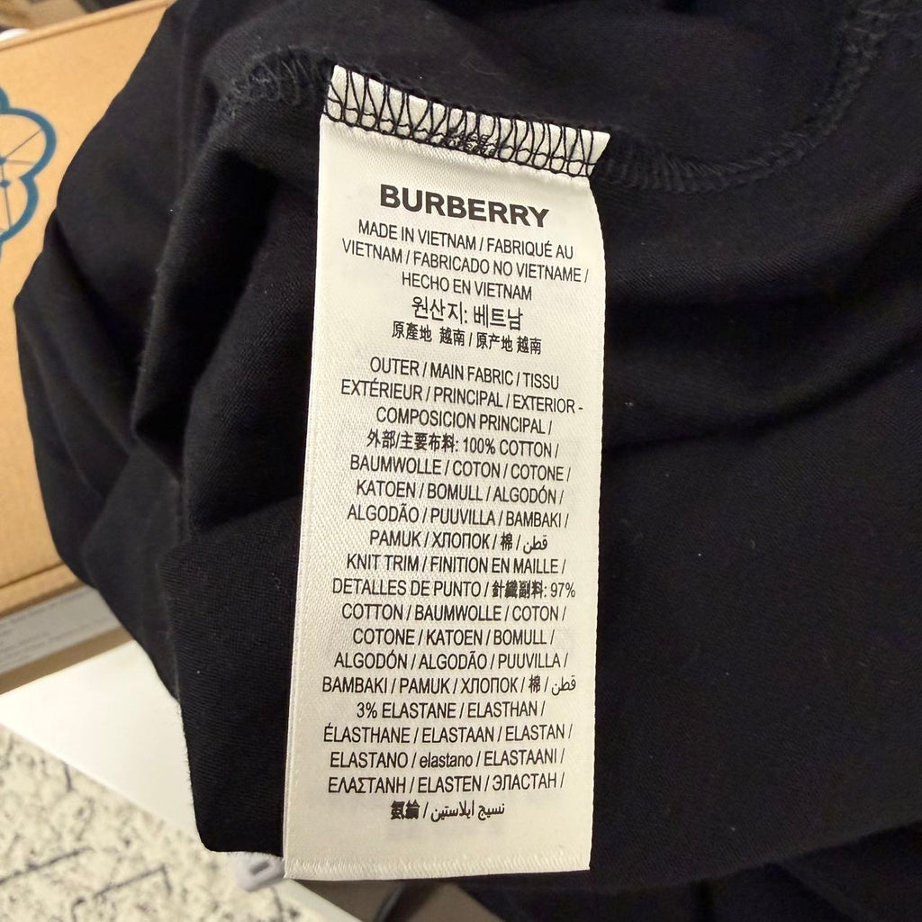 Pre-owned black Burberry Logo Print Cotton-Jersey T-shirt. Size M