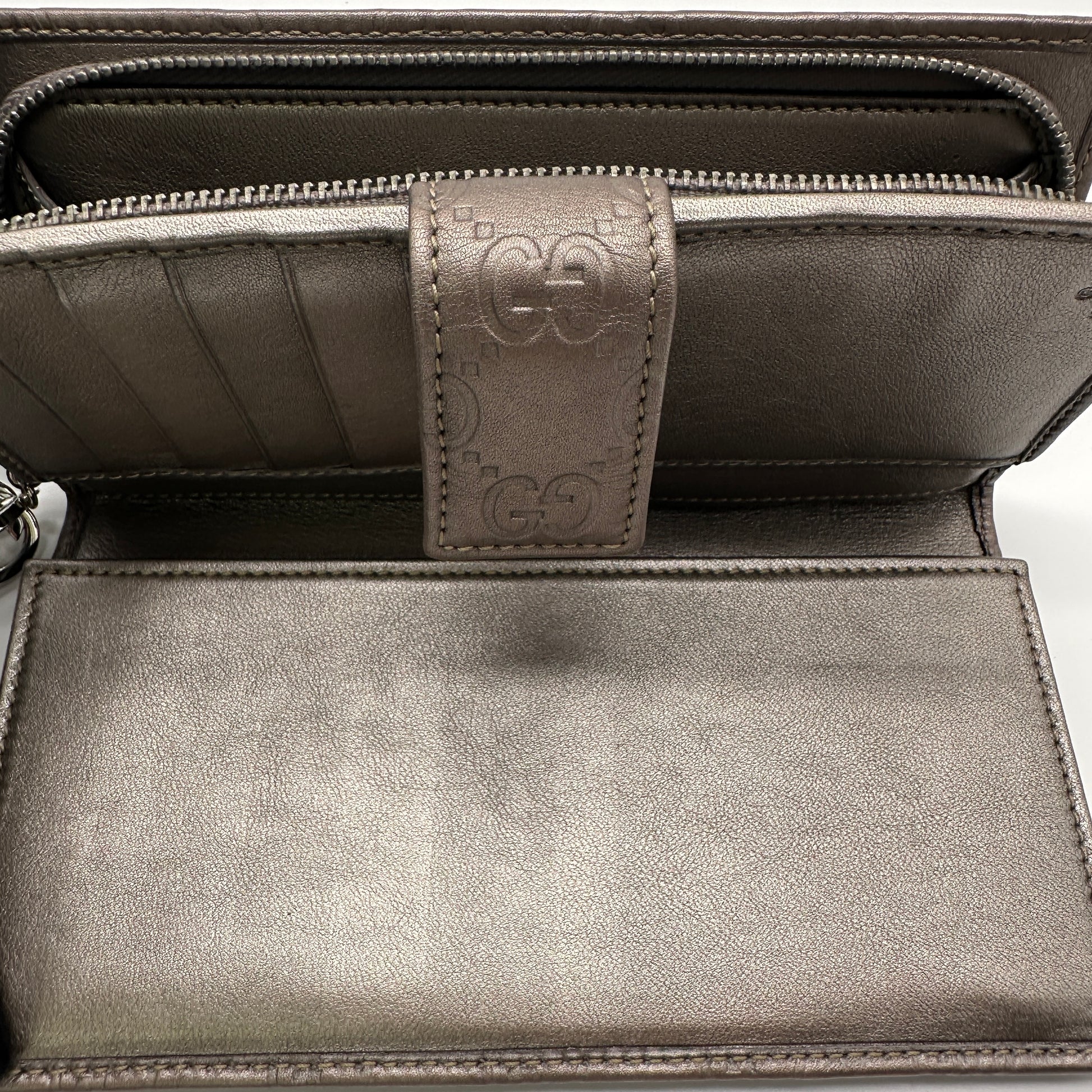 GG Signature Leather Continental Wallet W21463