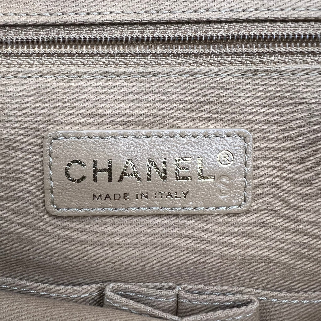 Light Beige Quilted Matte Caviar Leather CC Messenger Bag B22066