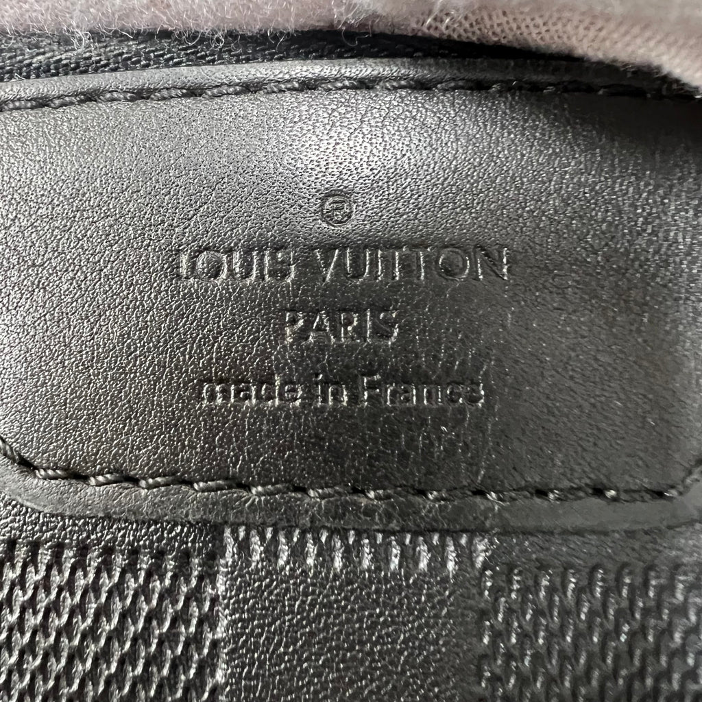 Louis Vuitton Damier Infini Calypso MM Messenger Bag B22199