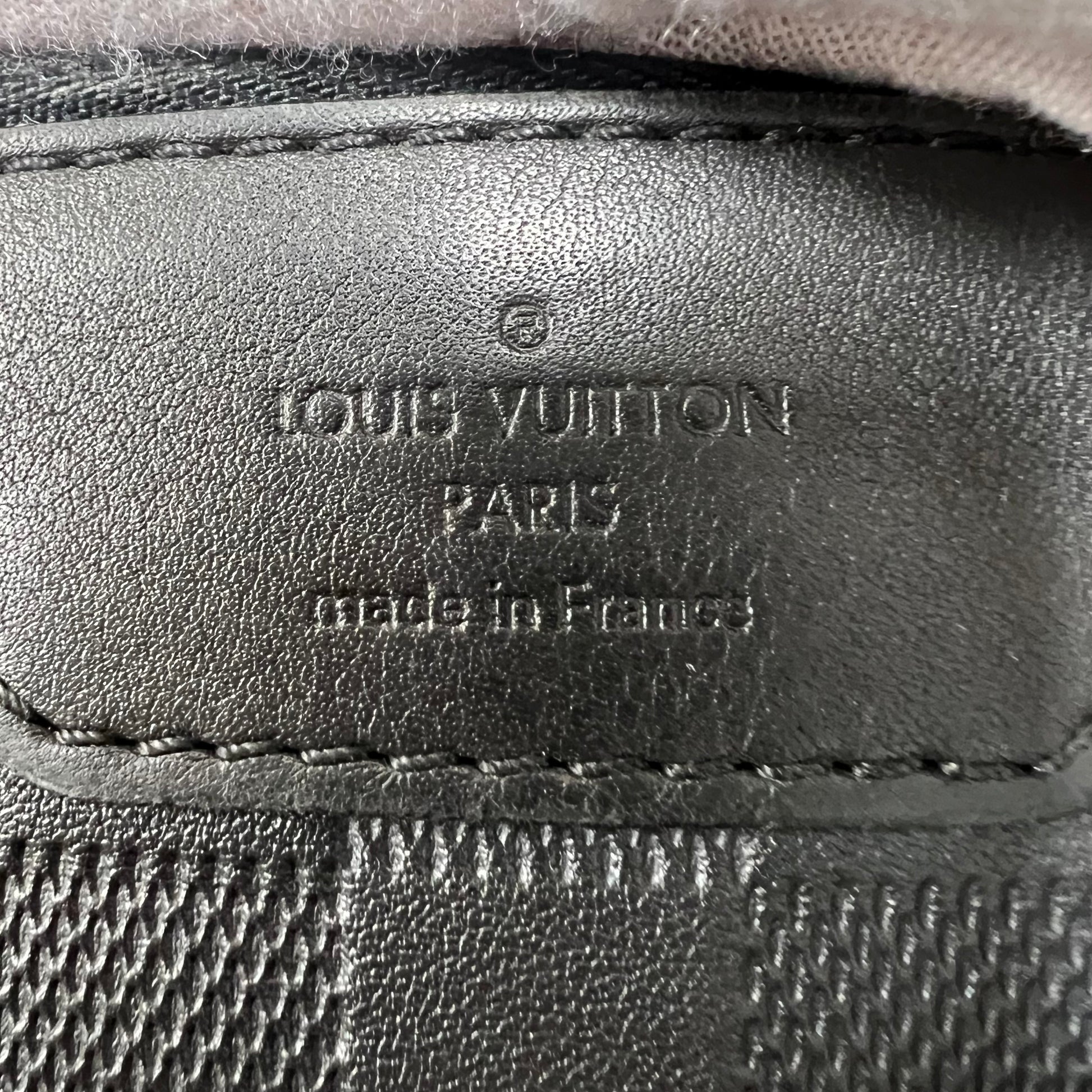Louis Vuitton Damier Infini Calypso MM Messenger Bag B22199