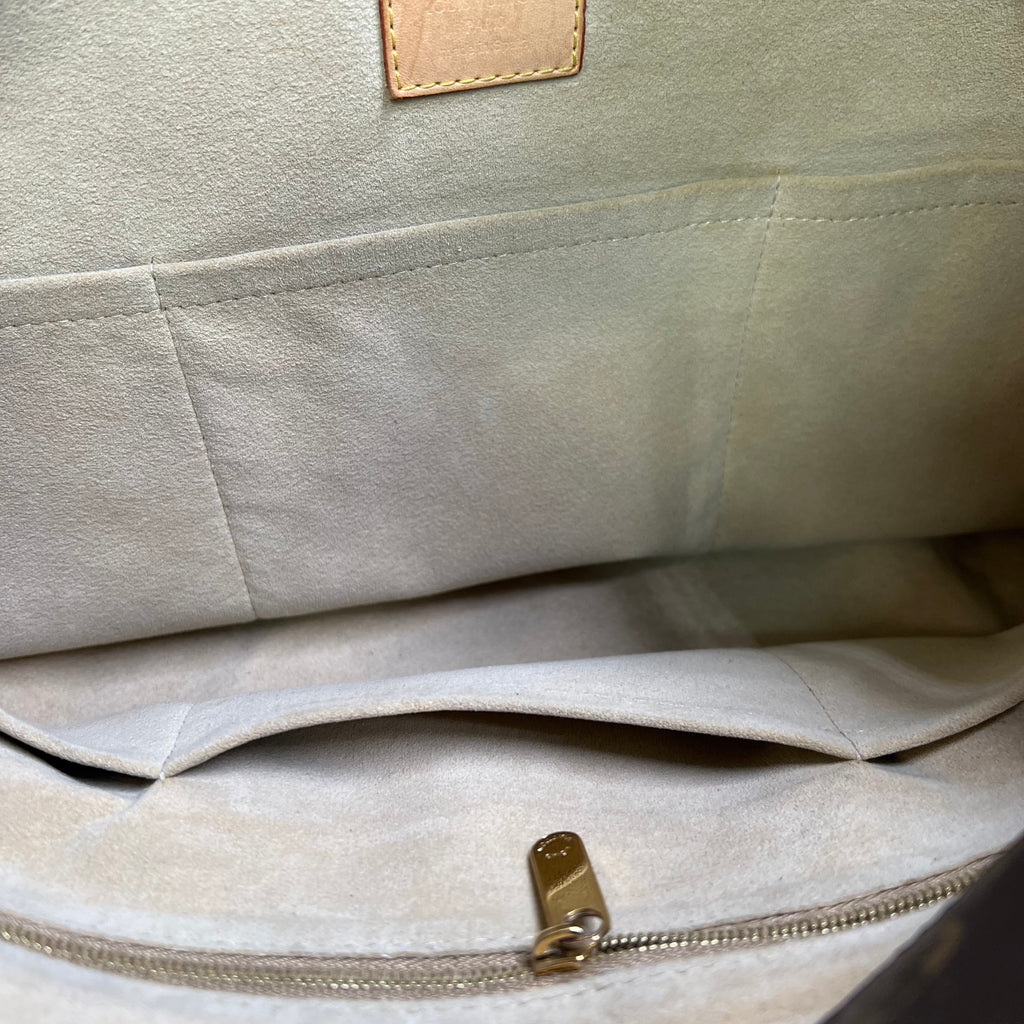 Louis Vuitton Artsy MM Monogram B22213