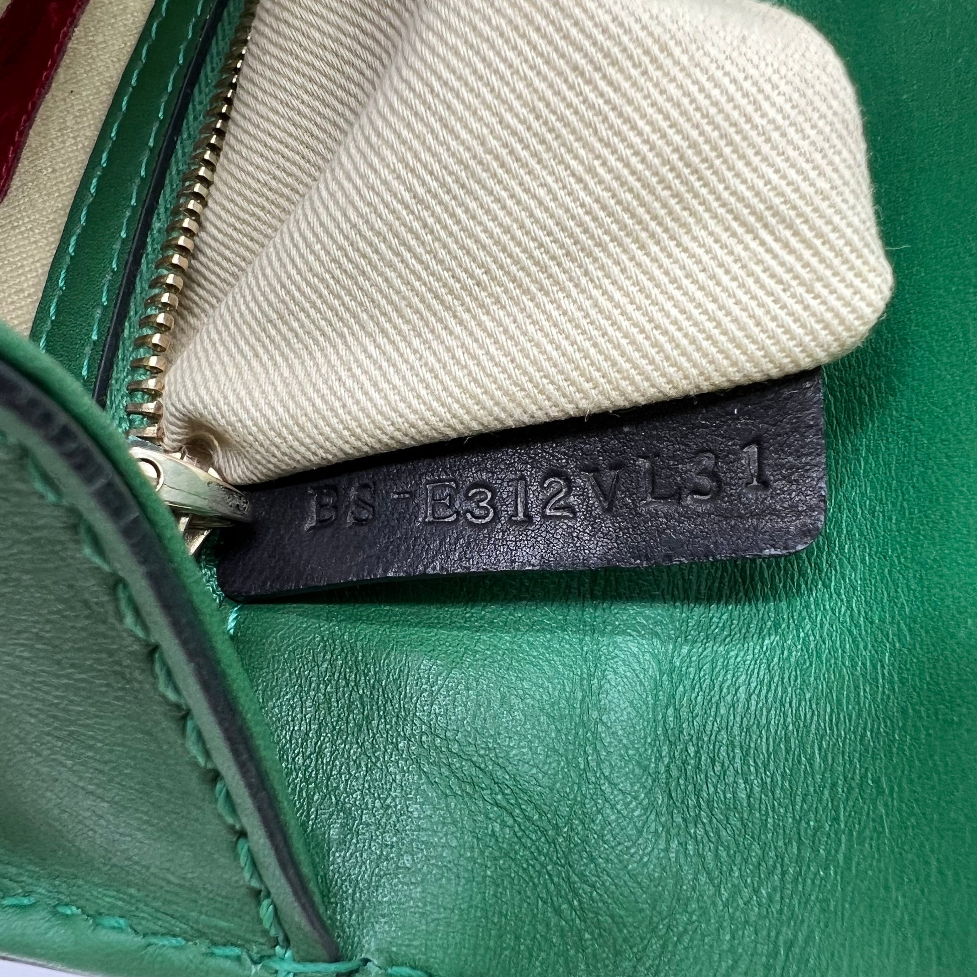 Valentino Garavani Glam Lock Rockstud Flap Bag B22038