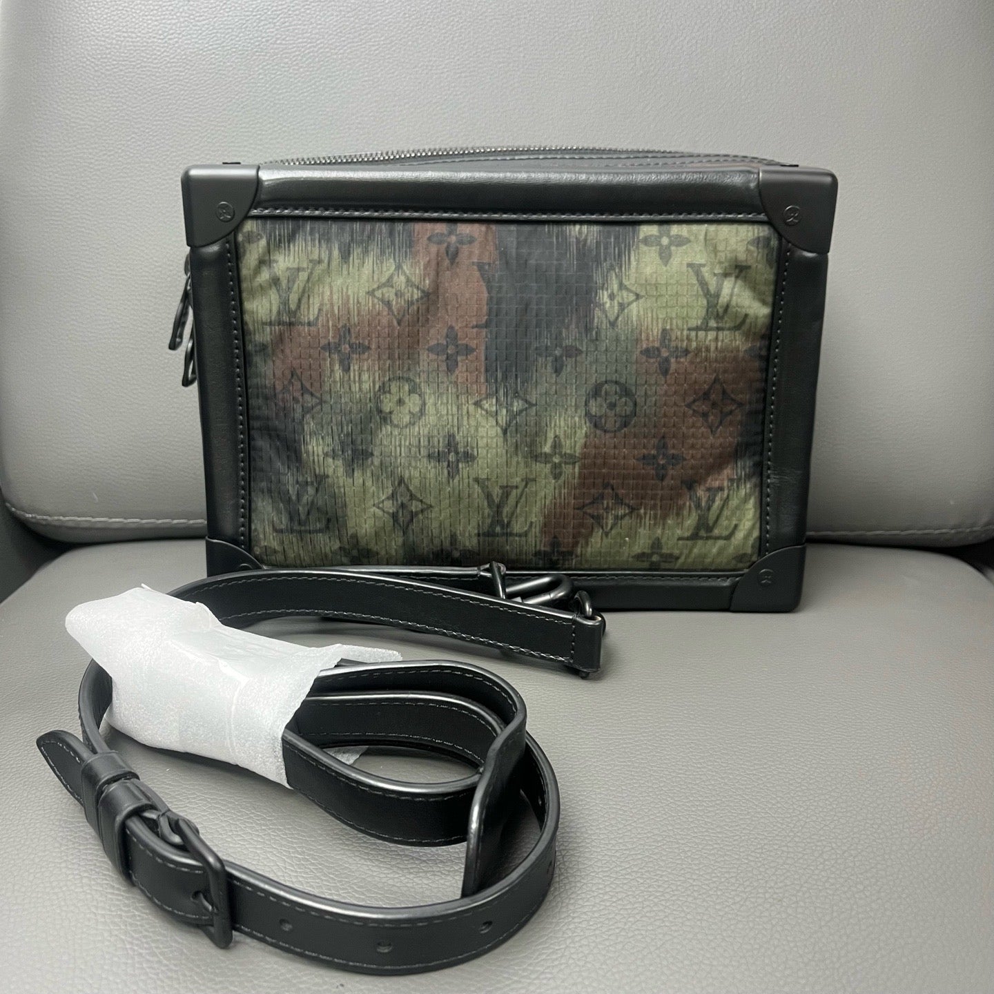 Louis Vuitton Soft Trunk LDZ0001