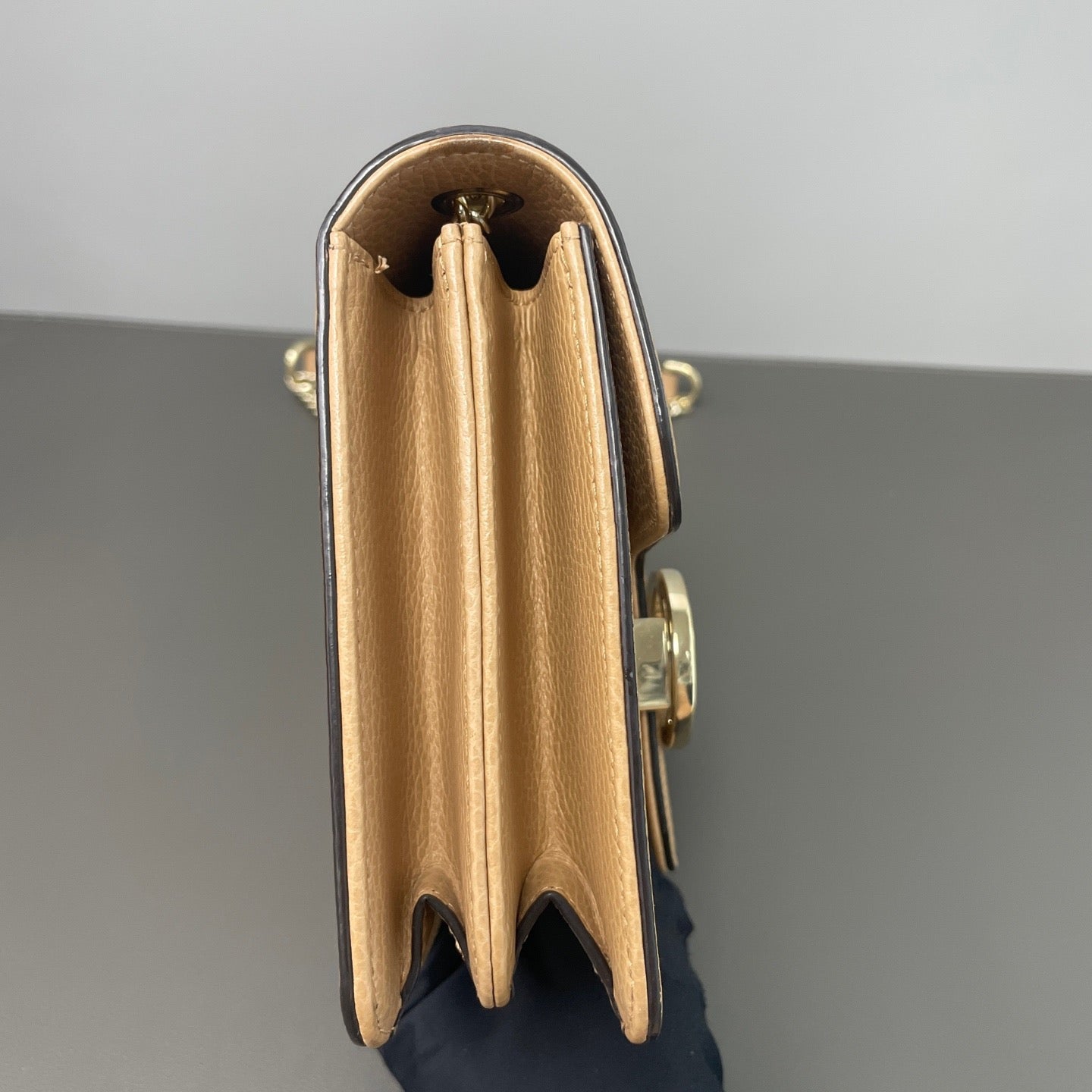Gucci Interlocking G Leather  Chain Flap Shoulder Bag LDZ0006