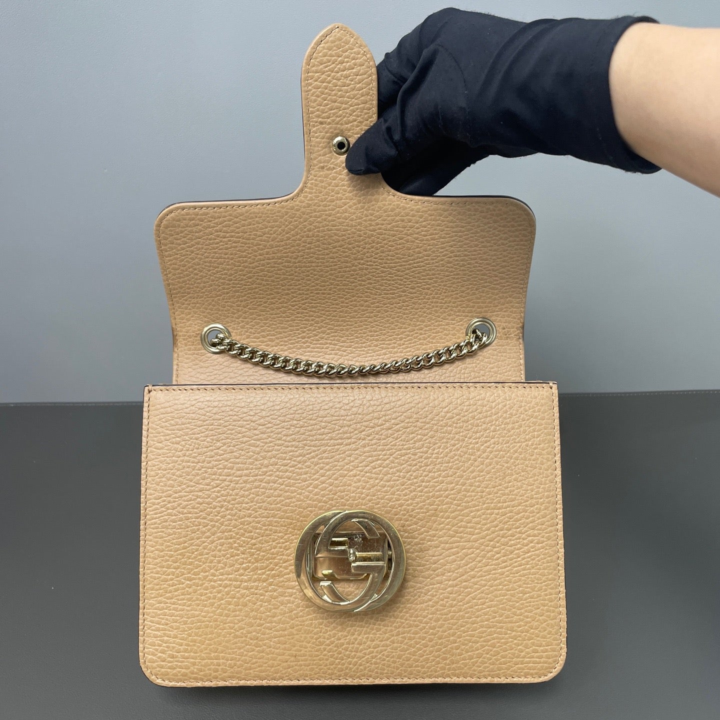 Gucci Interlocking G Leather  Chain Flap Shoulder Bag LDZ0006