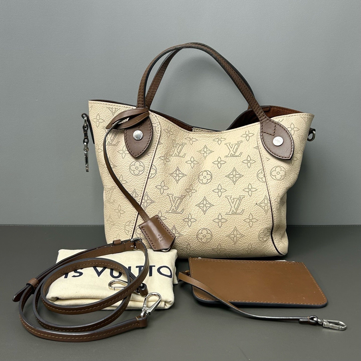 Louis Vuitton Hina PM Mahina  Perforated Leather Handbag LDZ0017