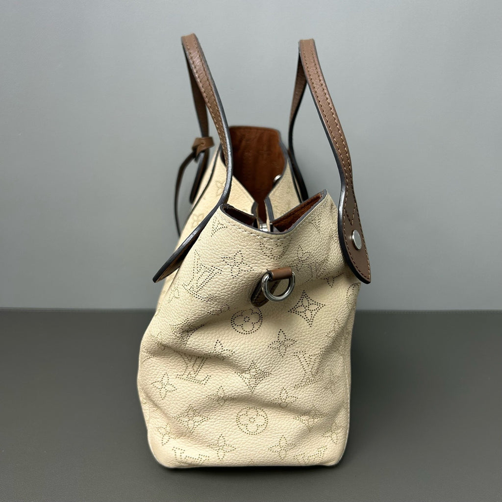 Louis Vuitton Hina PM Mahina  Perforated Leather Handbag LDZ0017