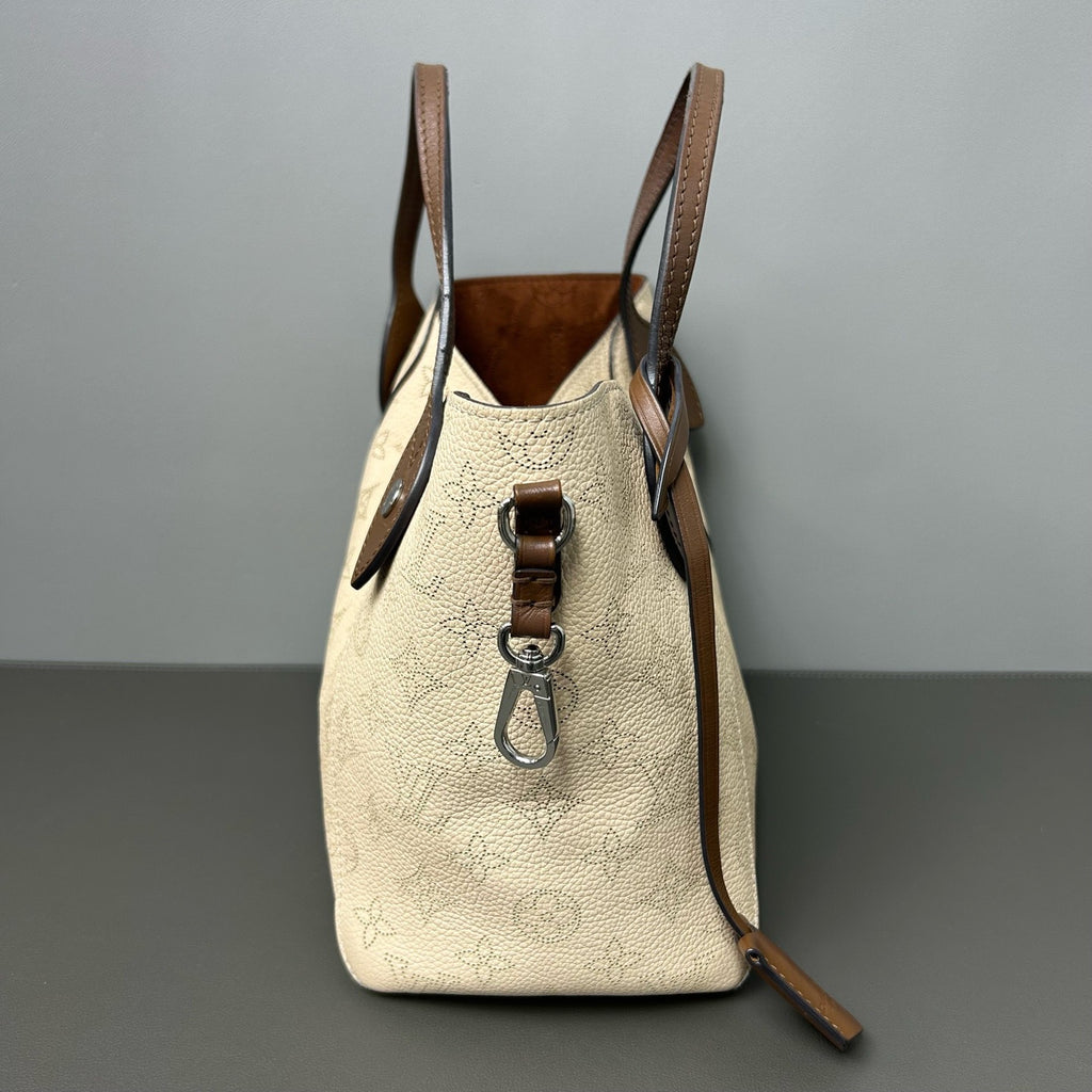 Louis Vuitton Hina PM Mahina  Perforated Leather Handbag LDZ0017