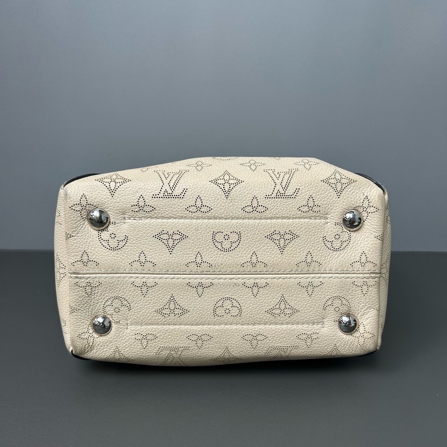 Louis Vuitton Hina PM Mahina  Perforated Leather Handbag LDZ0017