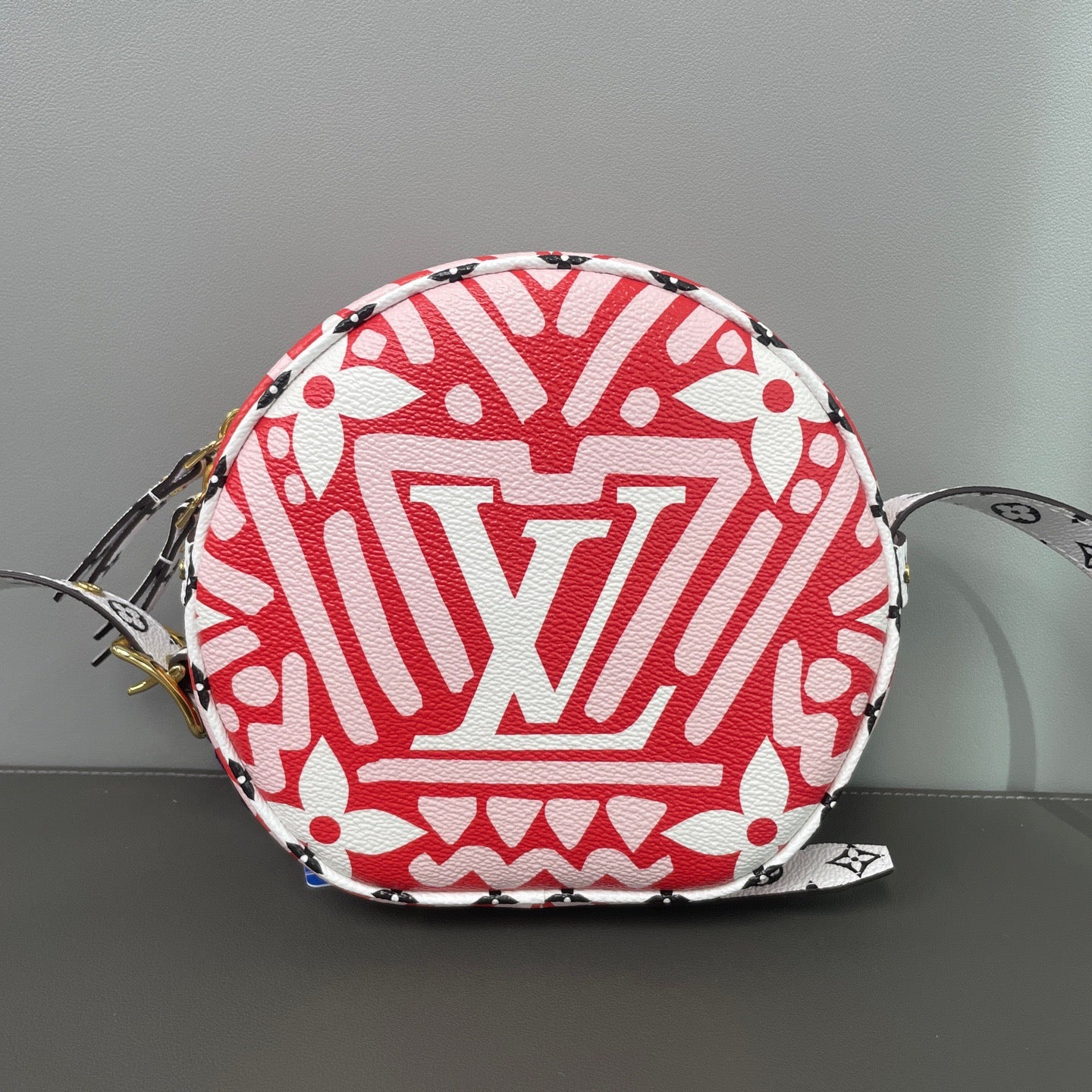 Louis Vuitton Crafty Boîte  Chapeau Souple PM Shoulder Bag LDZ0023