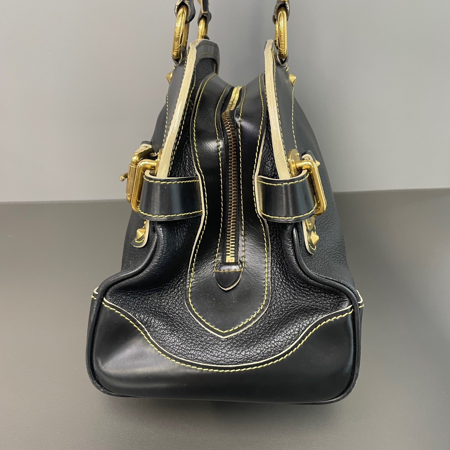 Louis Vuitton Suhali Lockit PM  Handbag (Black Goatskin) LDZ0030