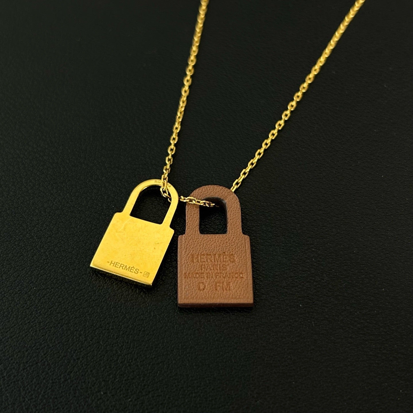 Hermès O'Kelly Pendant Necklace LDZ0040