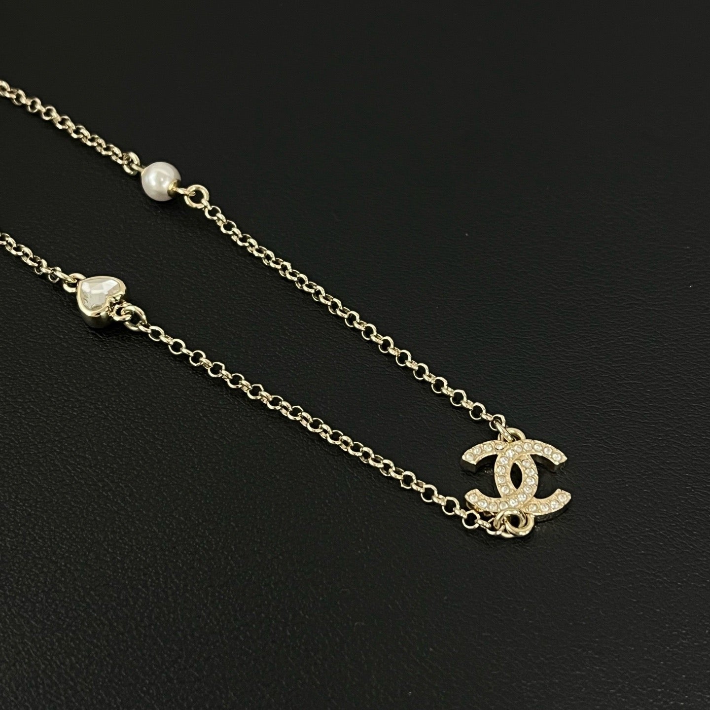 Chanel CC Logo Pearl & Heart Crystal Long Necklace LDZ0043