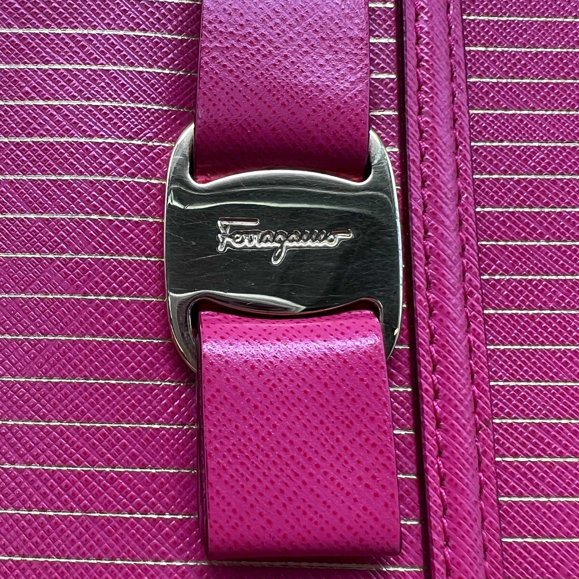 SALVATORE FERRAGAMO PINK VARA BOW crossbody bag B22382