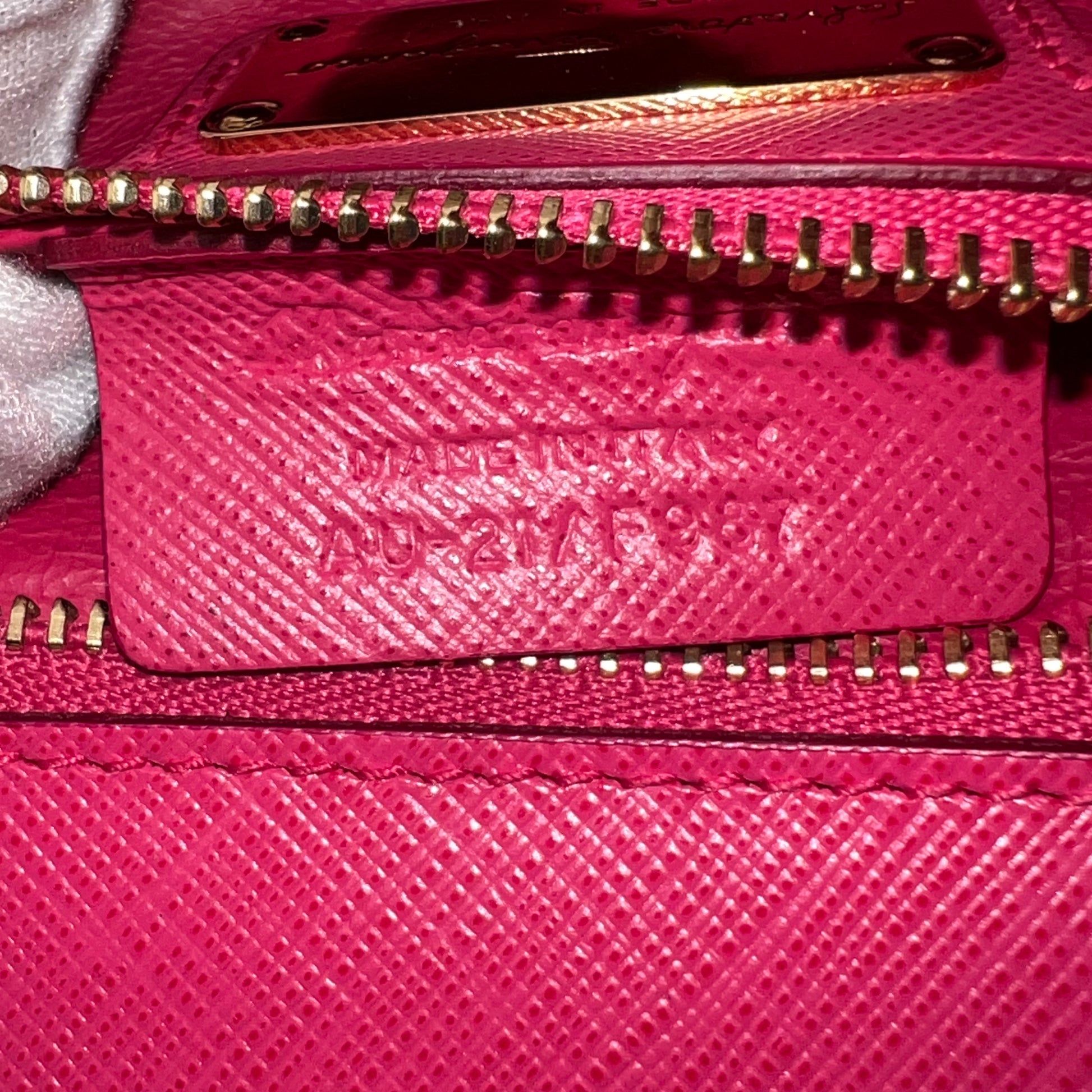 SALVATORE FERRAGAMO PINK VARA BOW crossbody bag B22382
