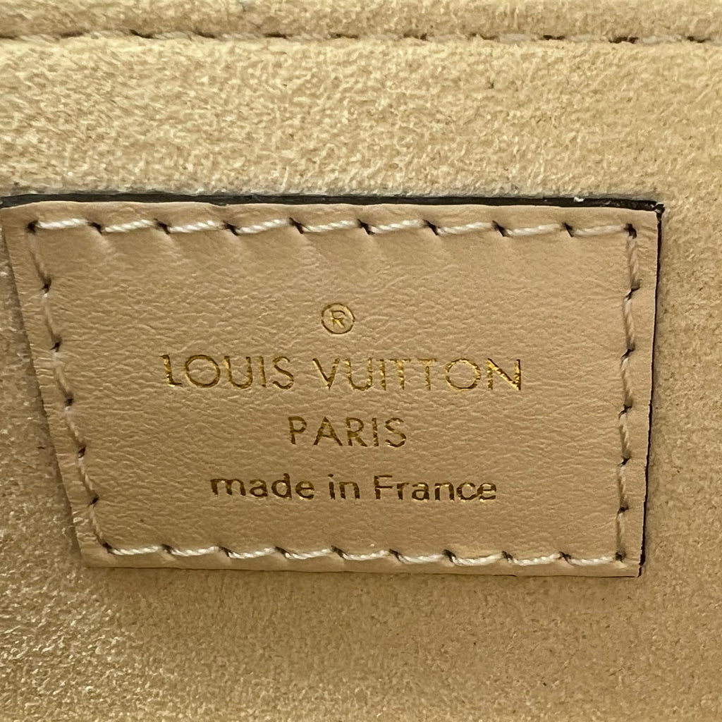Louis Vuitton OnTheGo MM bag B22321
