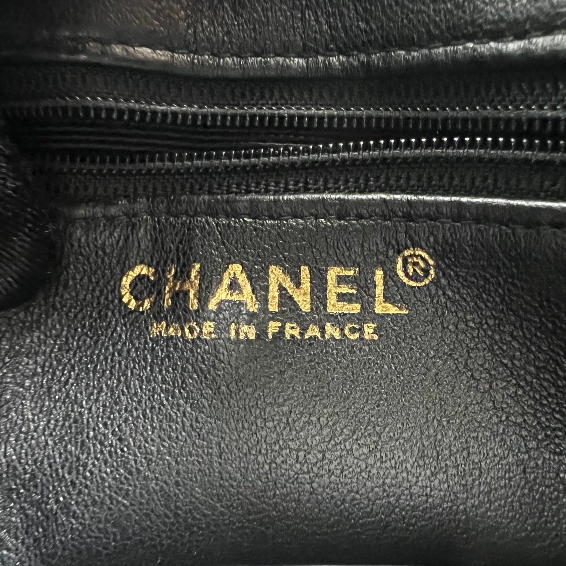Timeless Medallion Tote B22471