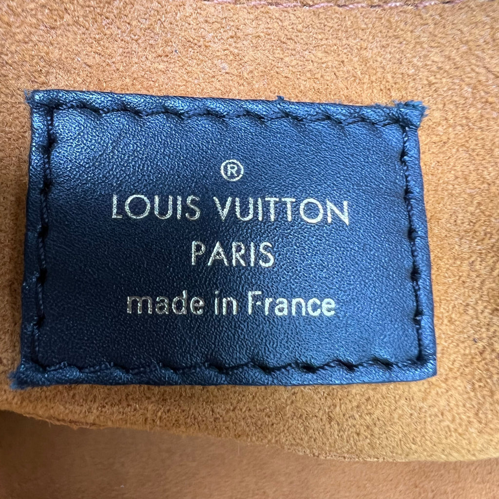 Louis Vuitton OnTheGo GM B22330