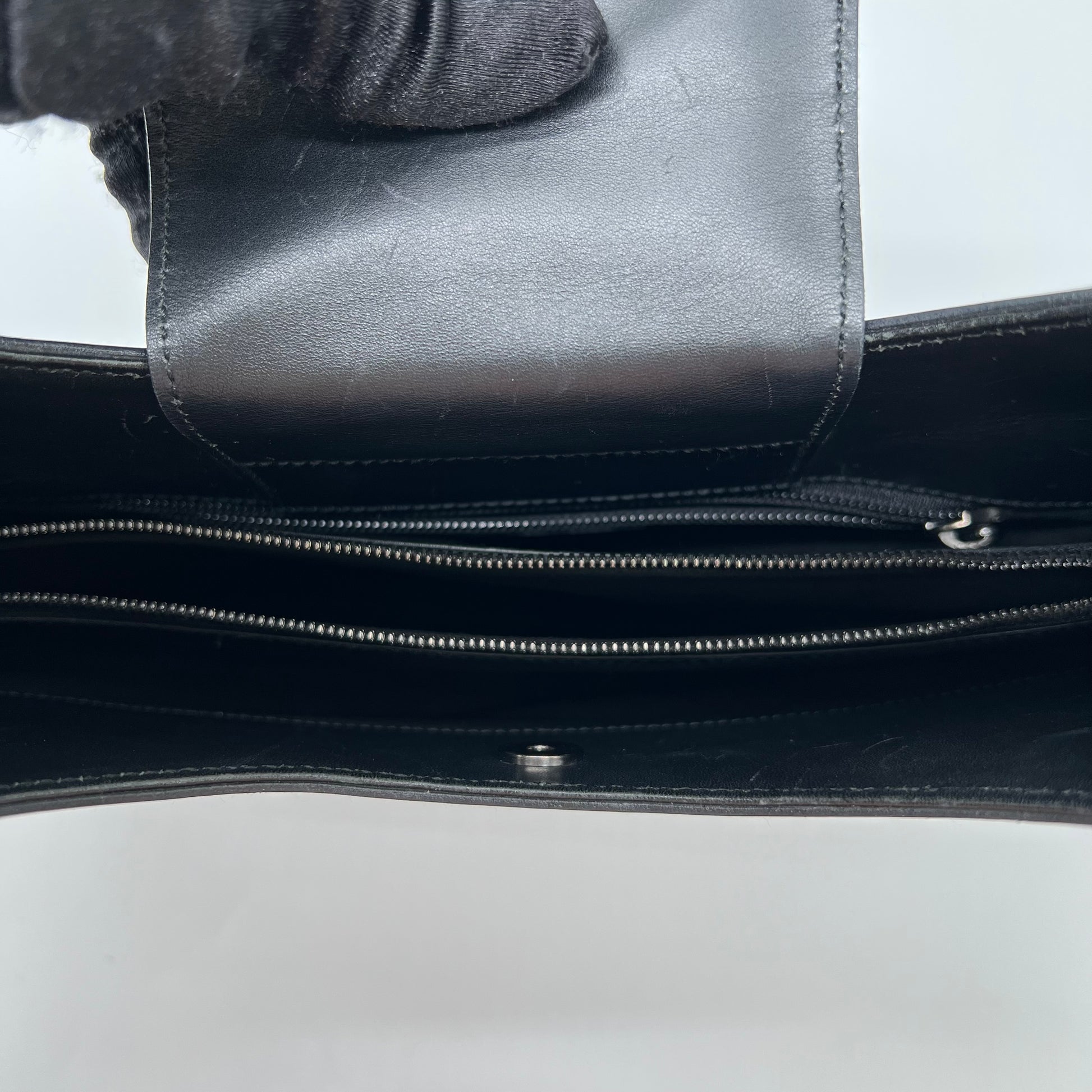 Salvatore Ferragamo Leather Shoulder Bag B22474