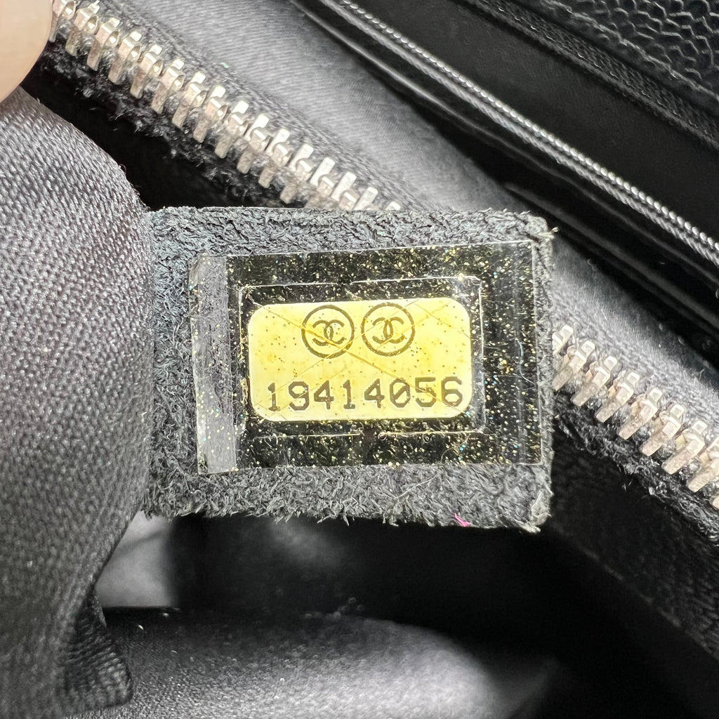 Caviar Quilted Grand Shopping Tote GST Black B22428