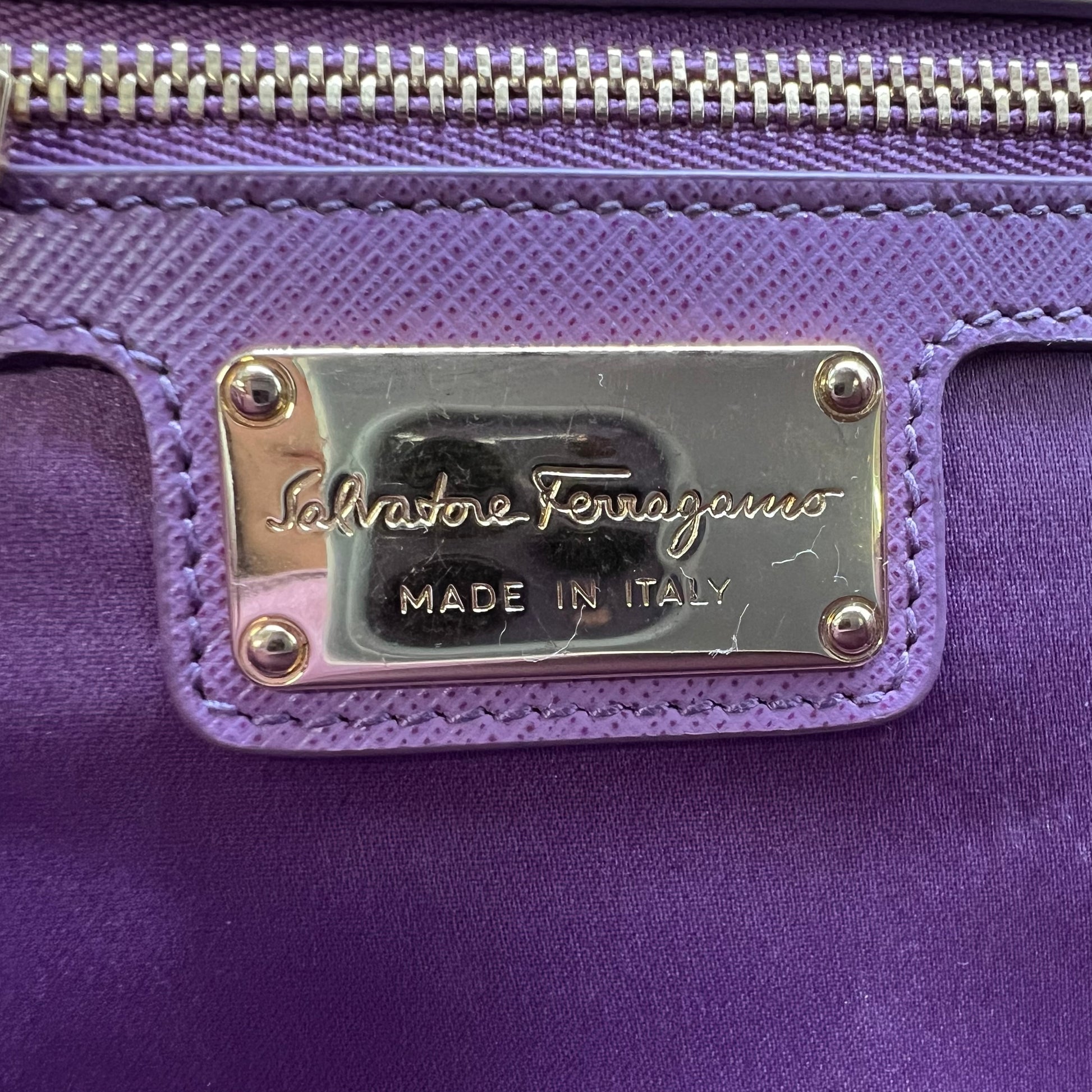 Ginny Crossbody Bag Leather Medium B22386