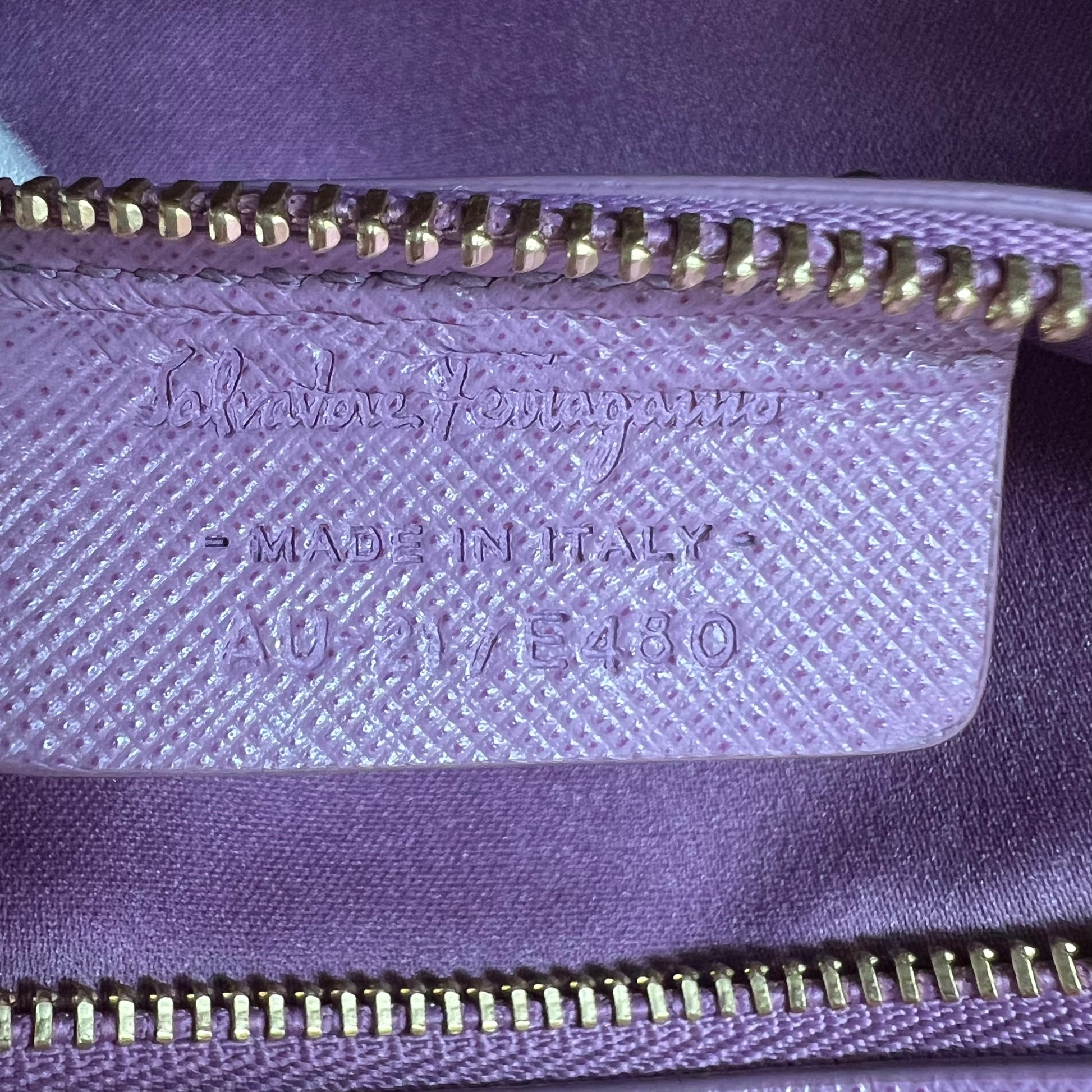 Ginny Crossbody Bag Leather Medium B22386