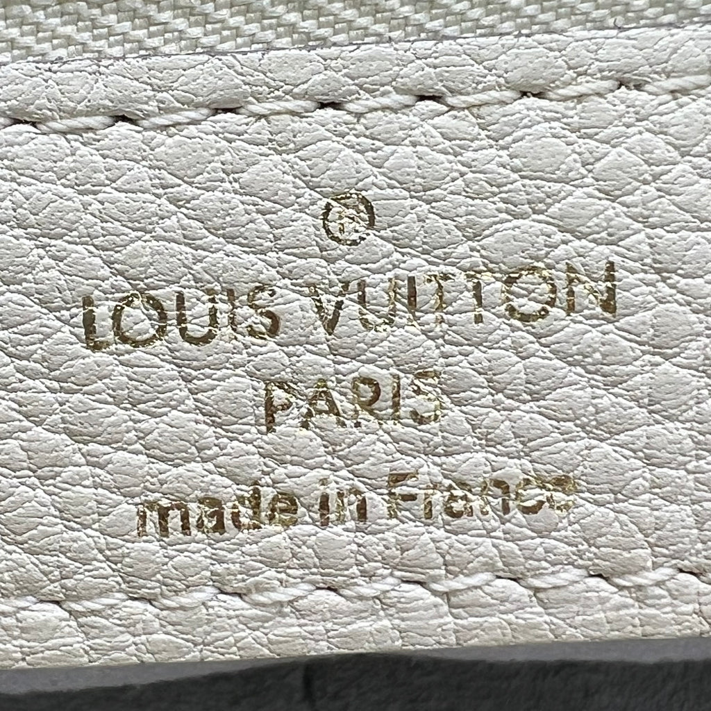 Louis Vuitton Monogram Mahina Cirrus B22557