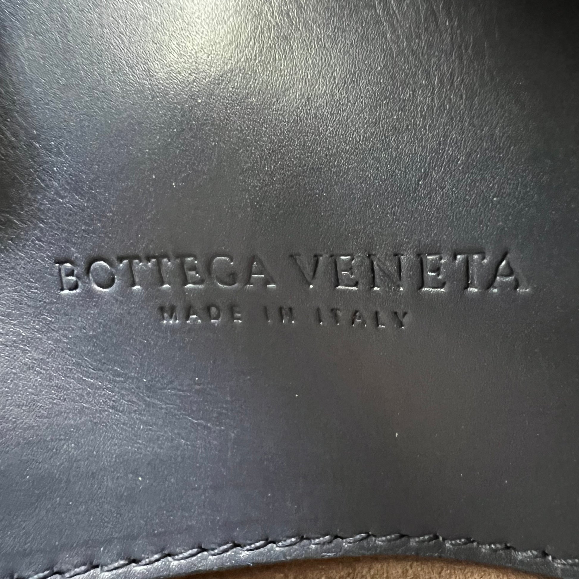 Roma Intrecciato Leather Bag B22424
