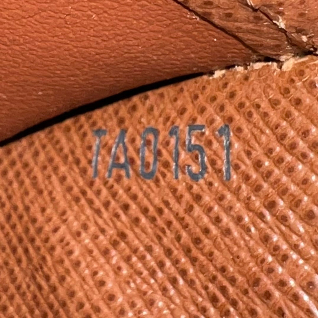 Louis Vuitton Joey Wallet W21851