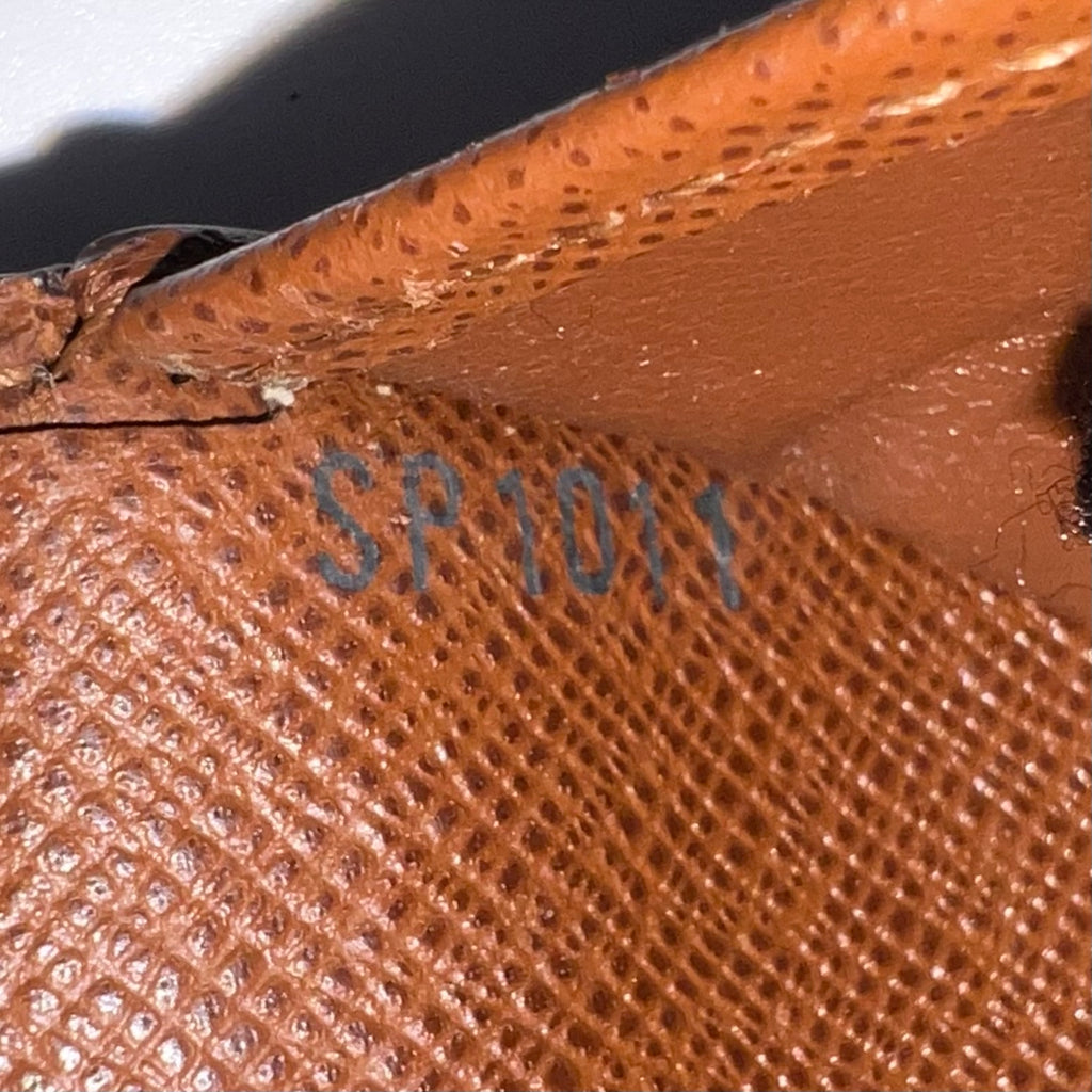 Louis Vuitton Monogram Victorine Wallet W22126