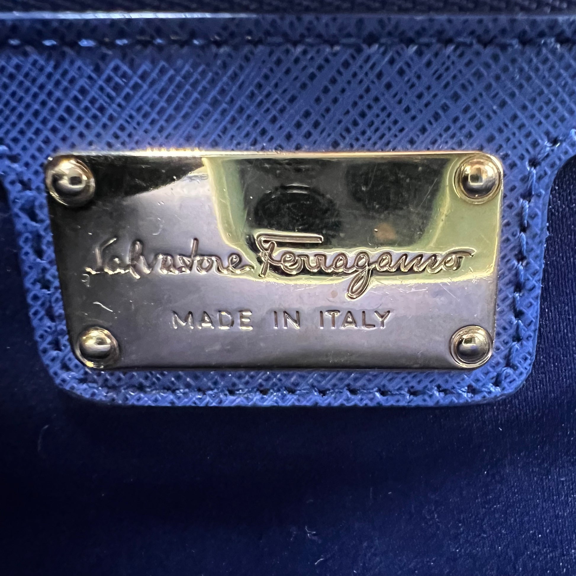Salvatore Ferragamo Ginny shoulder bag B22470