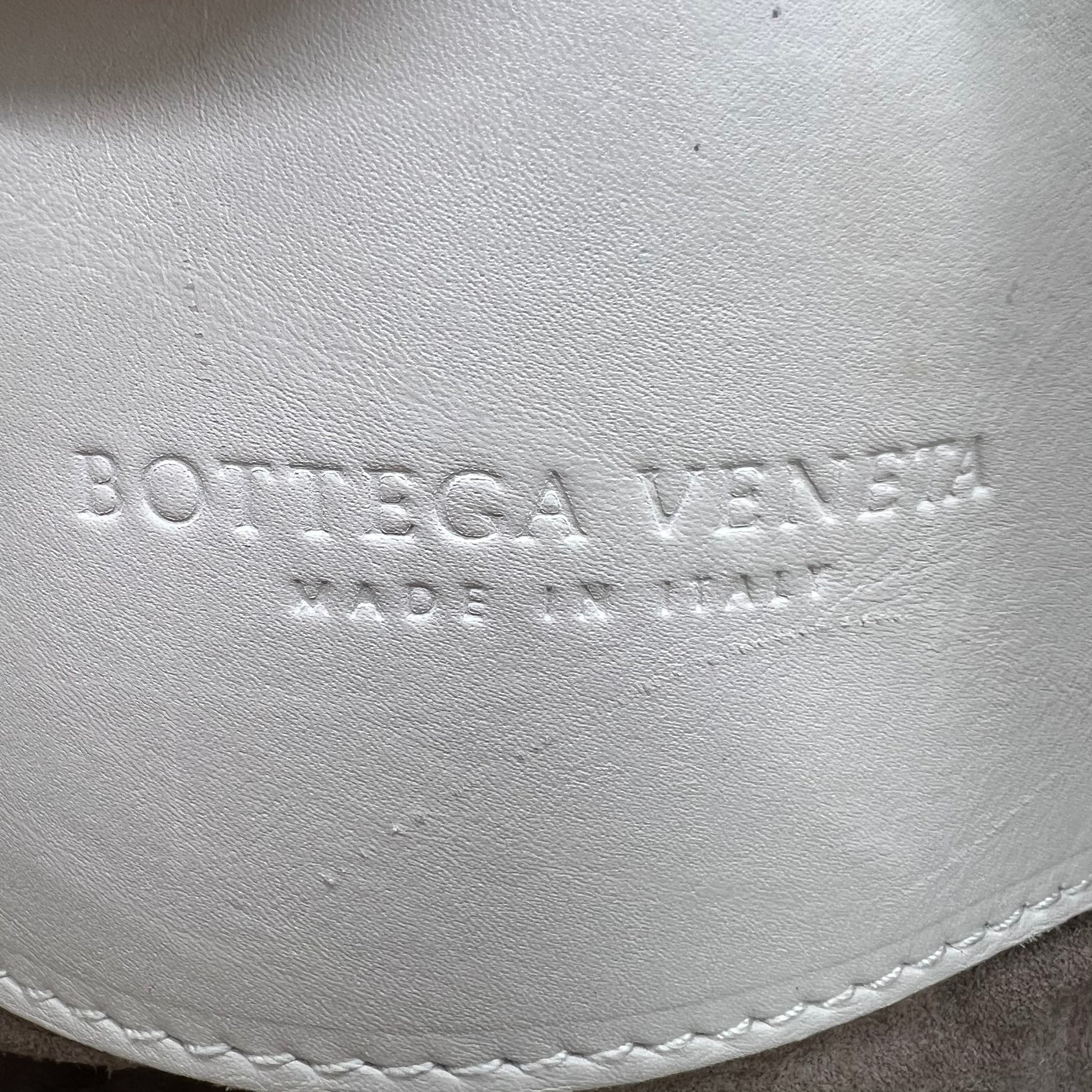 Bottega Veneta Roma bag B22503