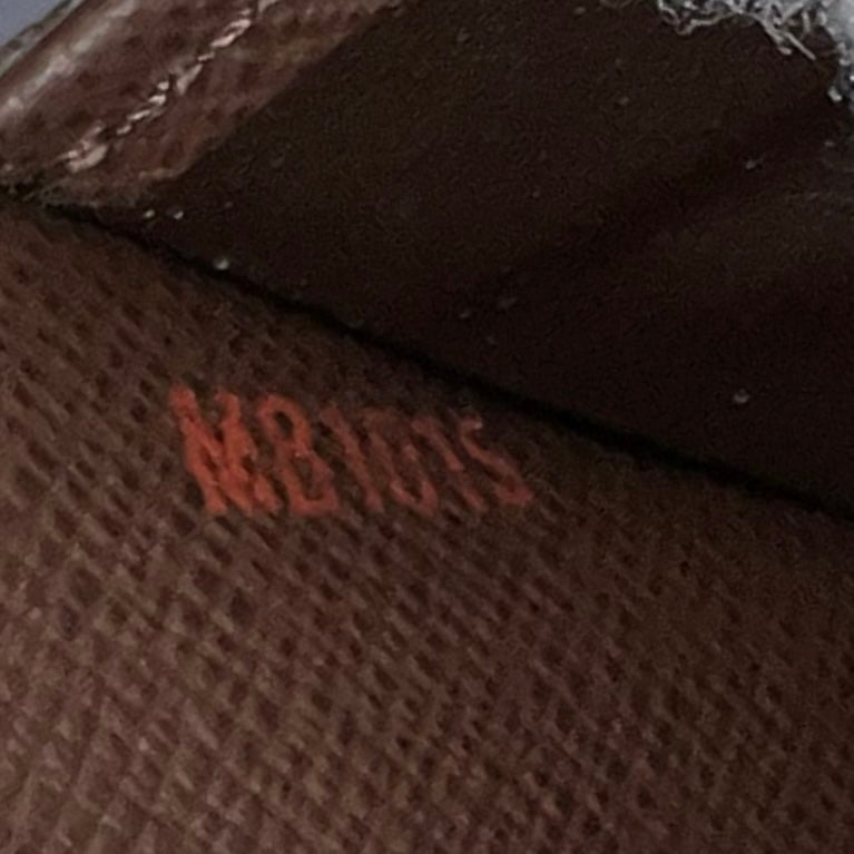 Louis Vuitton Sarah Wallet W22192