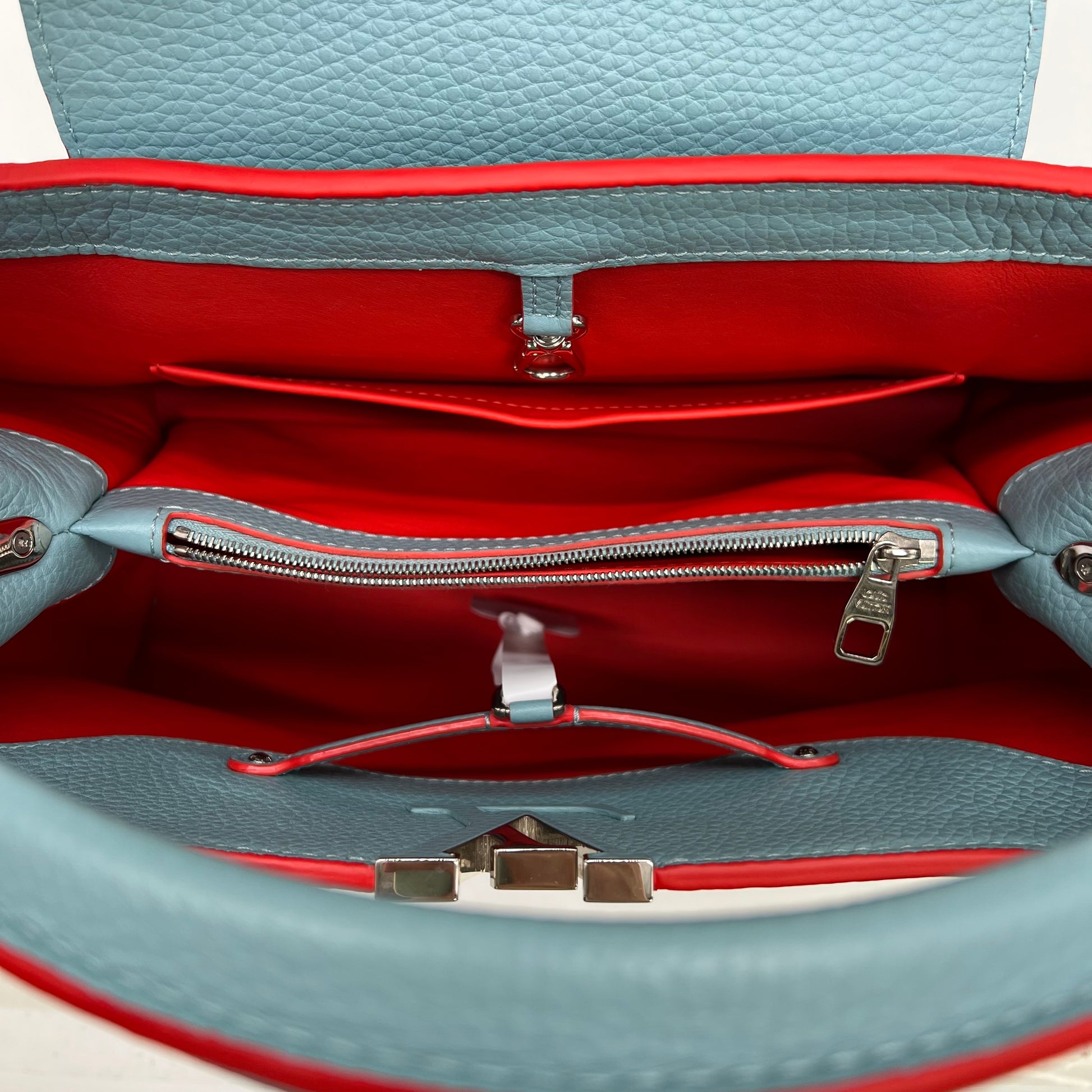 Capucines Bag Leather MM B22772
