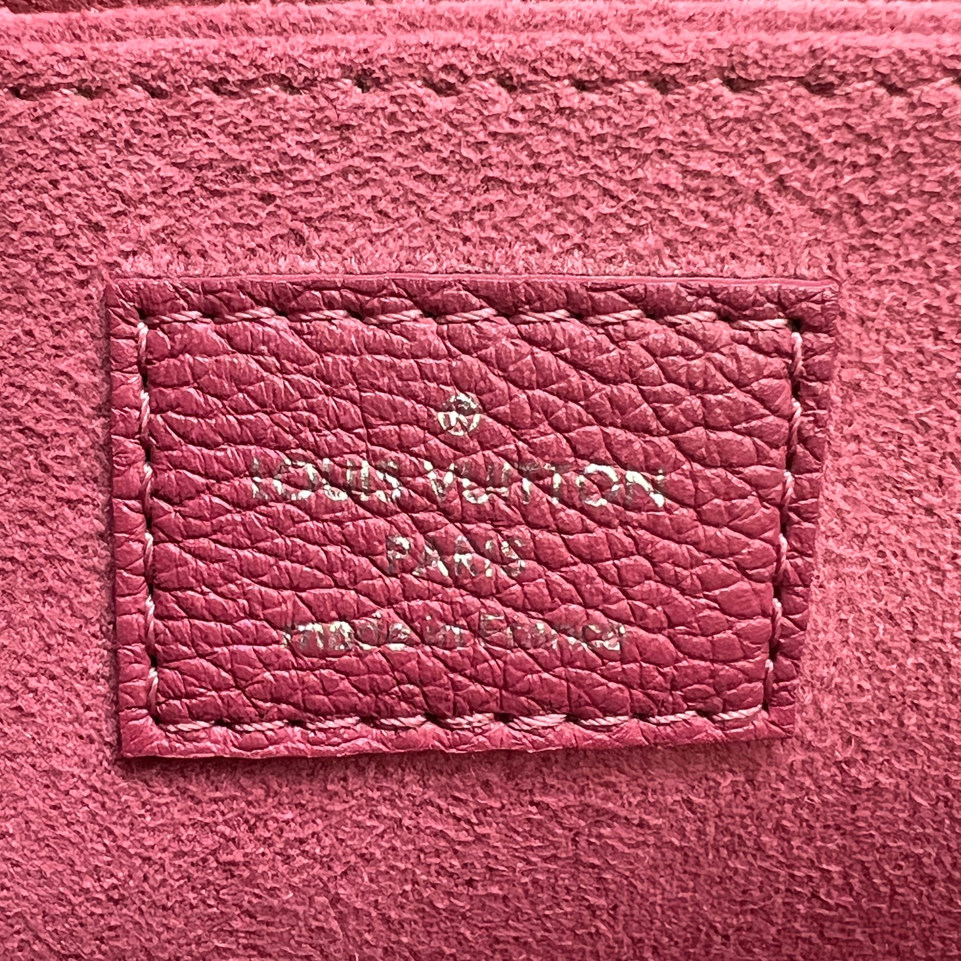 Louis Vuitton MyLockme Satchel Bag B22669