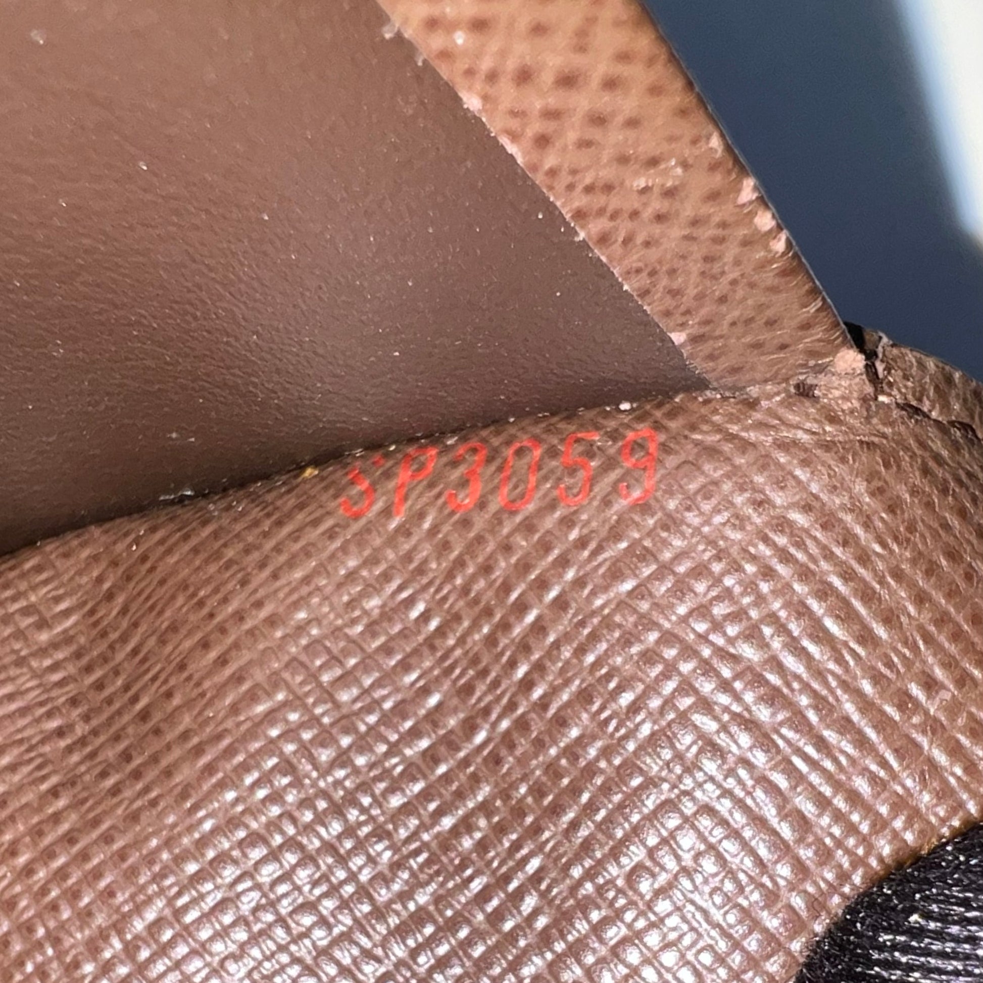 Louis Vuitton Damier Ebene Brazza Wallet W22212