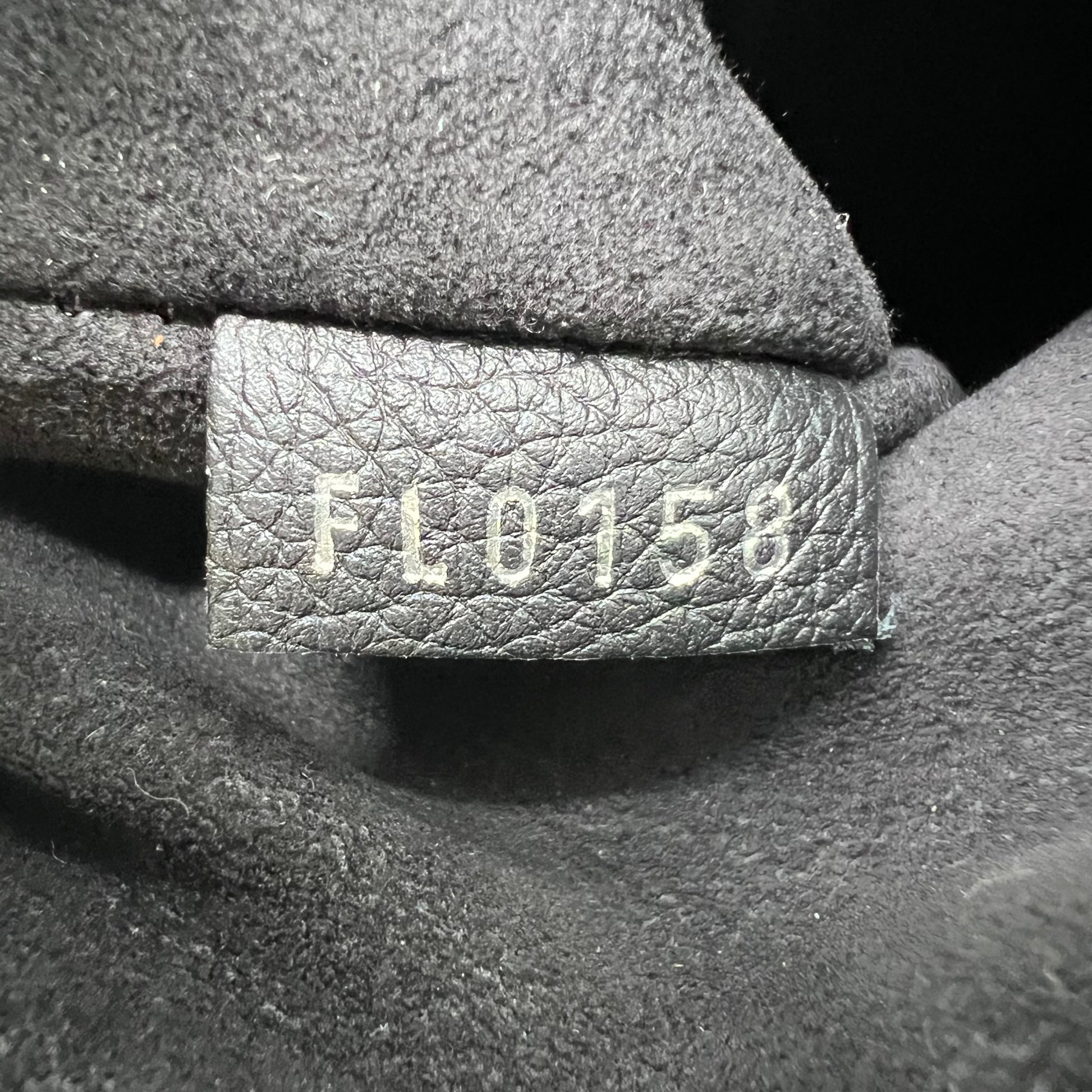 Louis Vuitton Lockme II Bag B22552