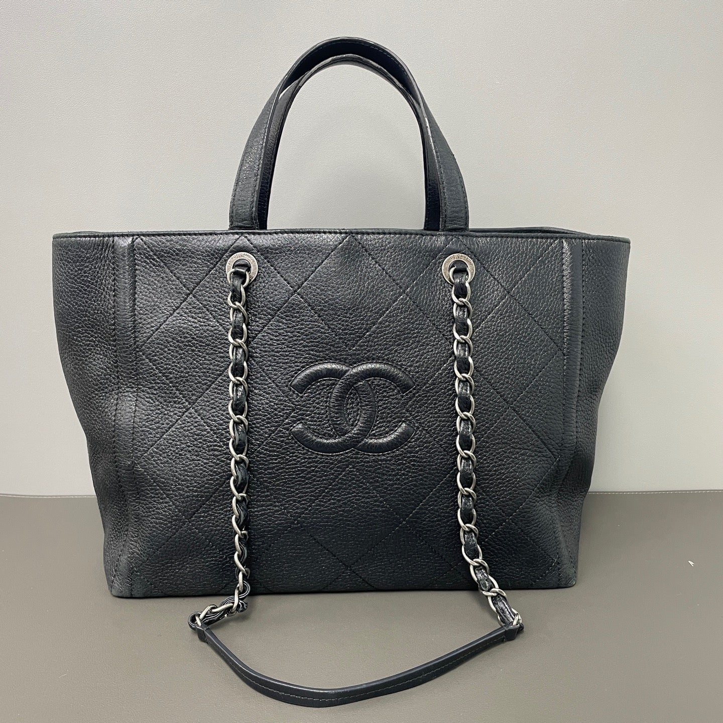 Chanel CC Stitched Caviar Shopping Tote LDZ081