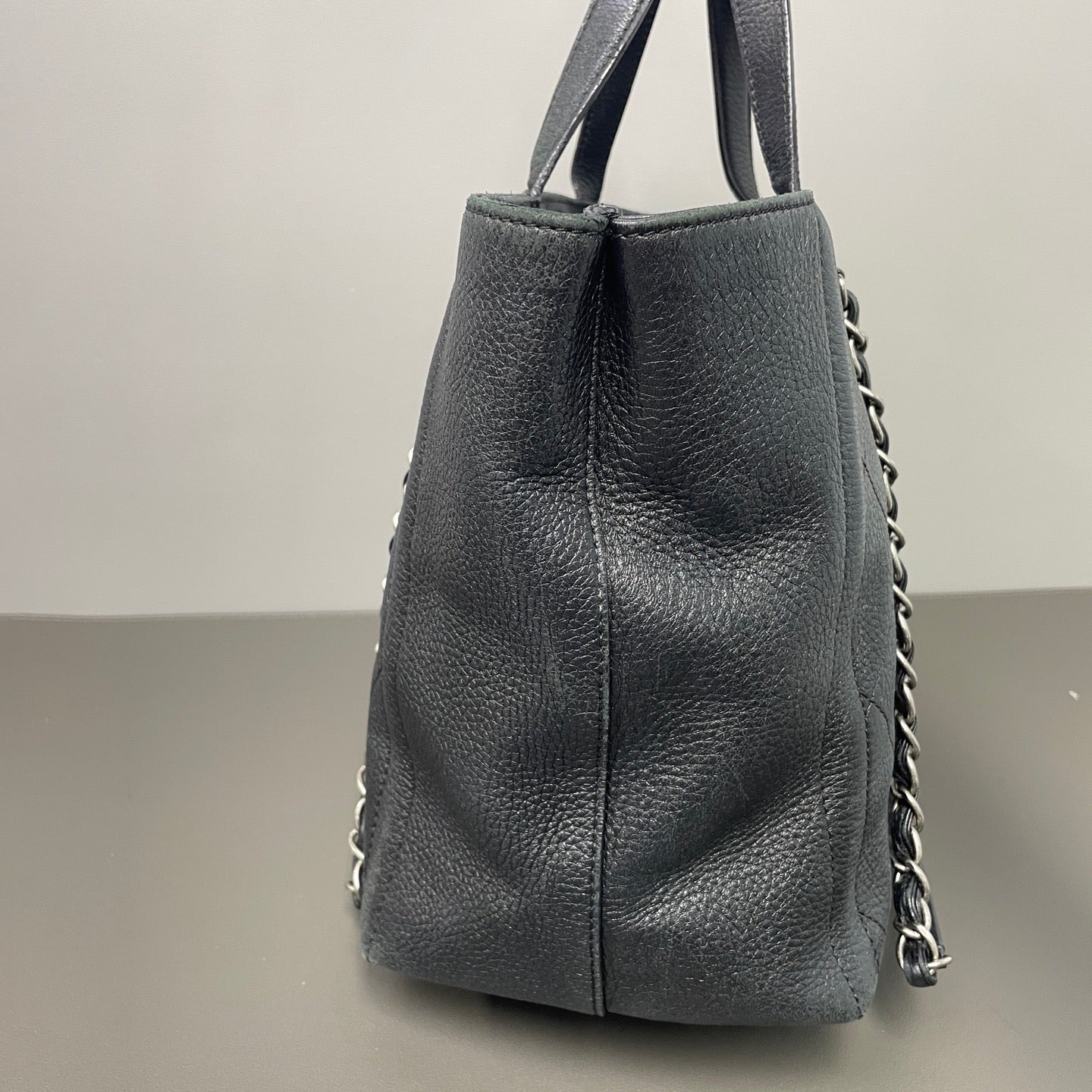 Chanel CC Stitched Caviar Shopping Tote LDZ081