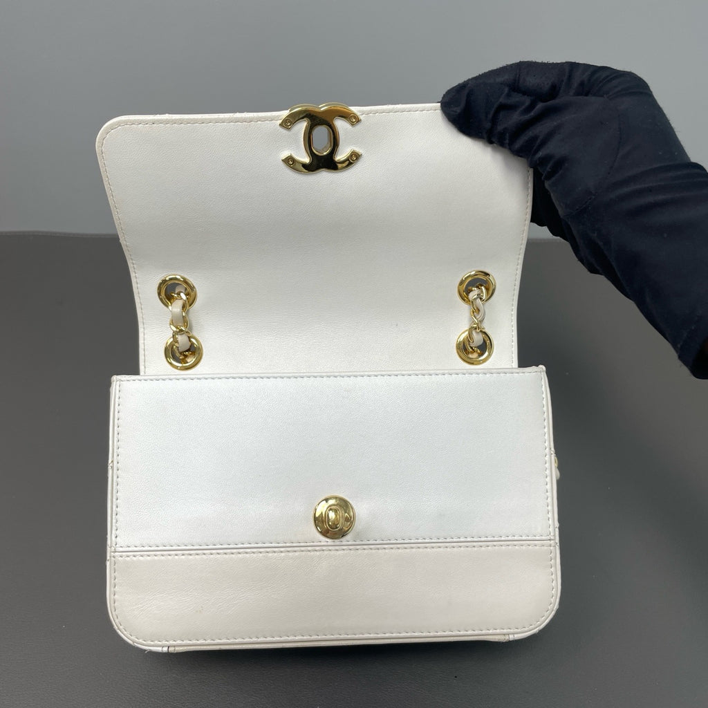 Chanel Flap Bag Two-Tone Smooth Leather Crossbody LDZ092