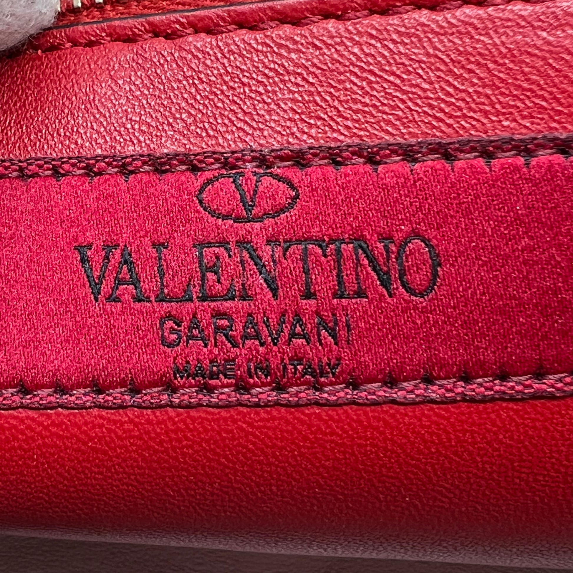 Valentino Garavani Rockstud Spike Crossbody Clutch Bag B22797