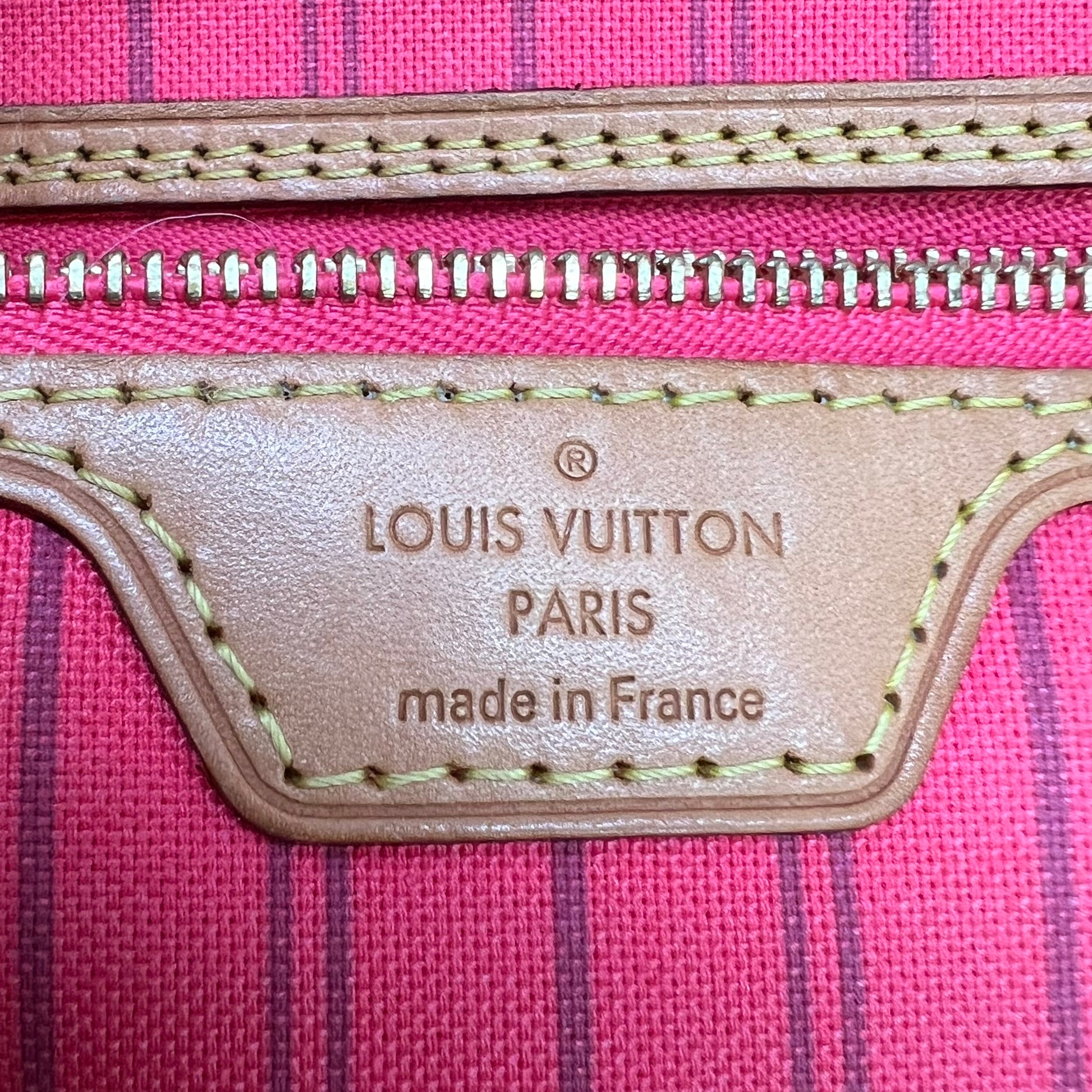 Louis Vuitton Monogram V Neverfull MM B22617