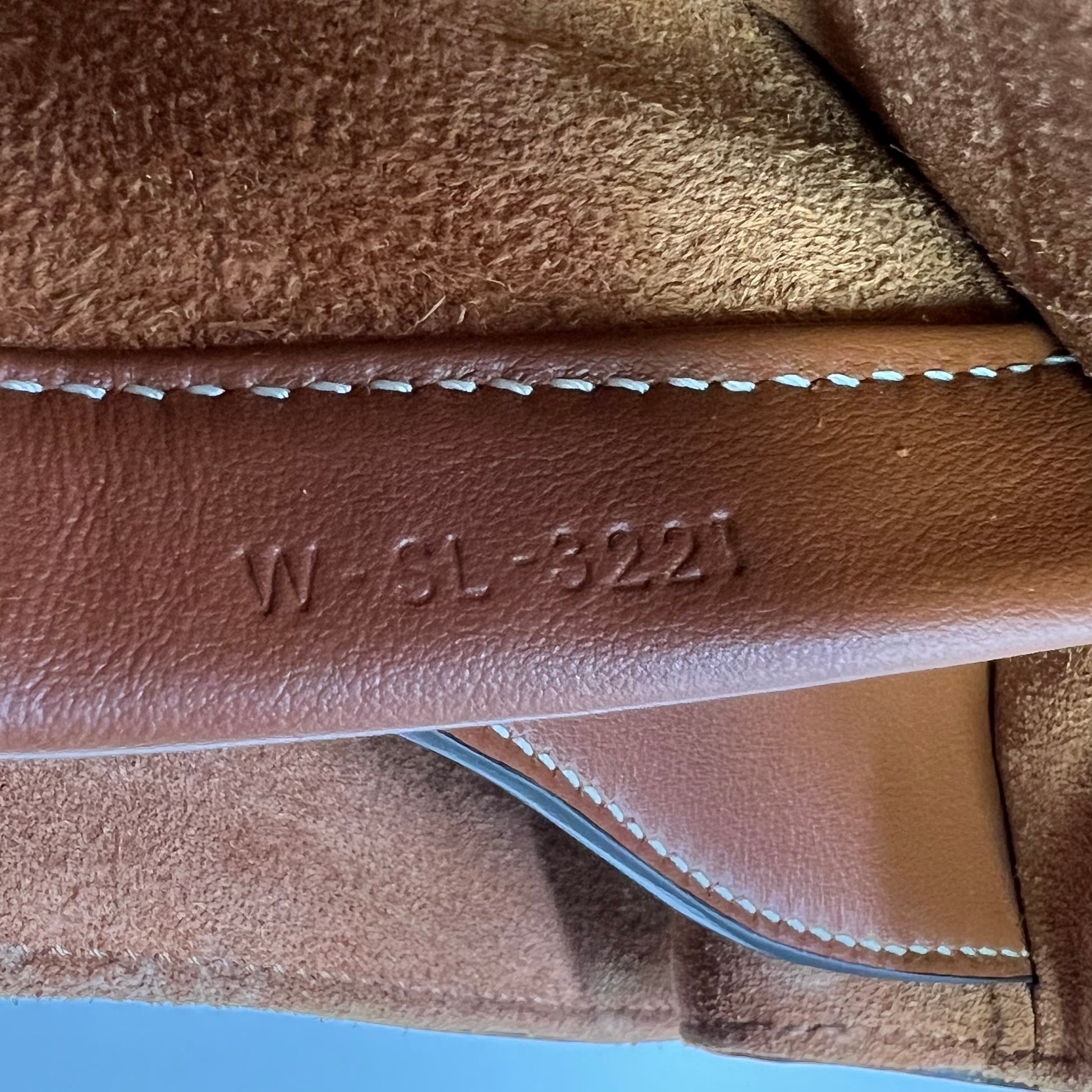 CELINE Medium Soft 16 (Seize) Bag B22272