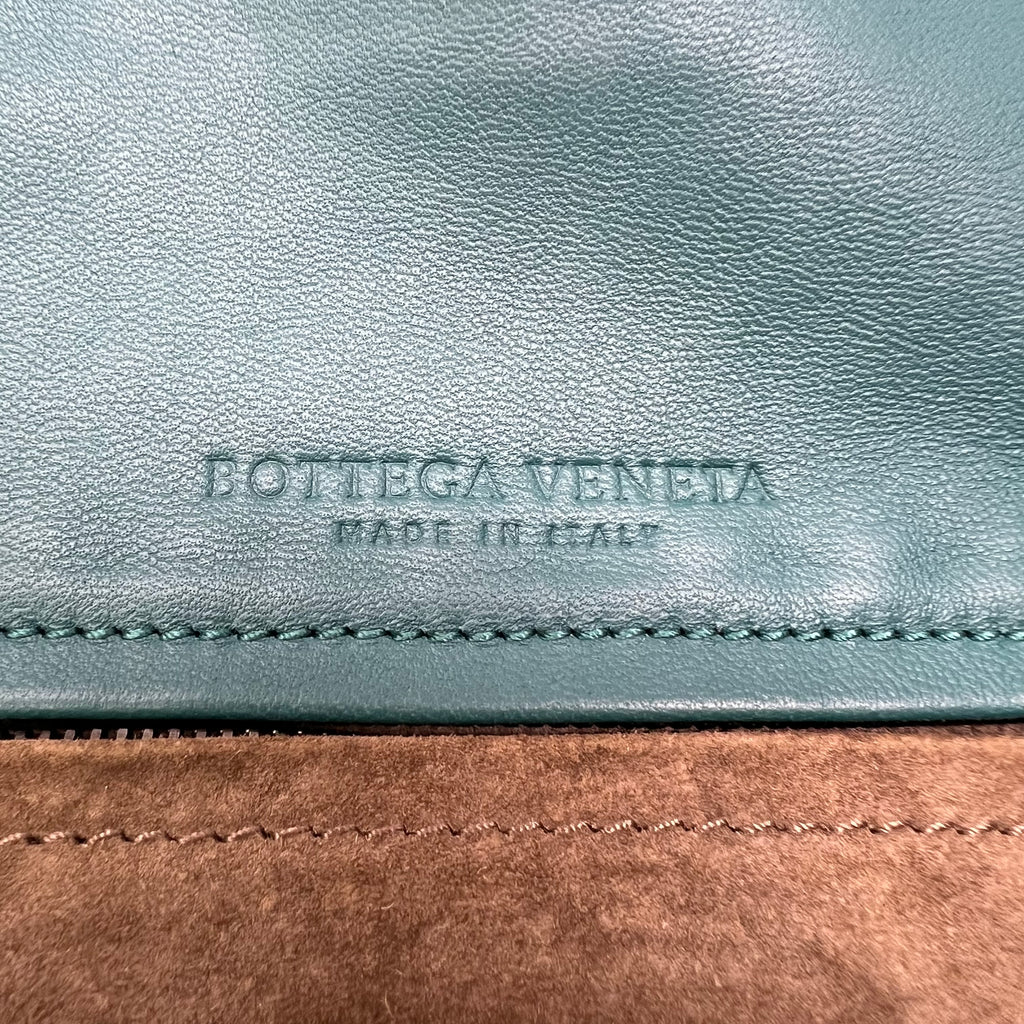 Bottega Veneta Intrecciato Drawstring Flap Messenger Bag B23033