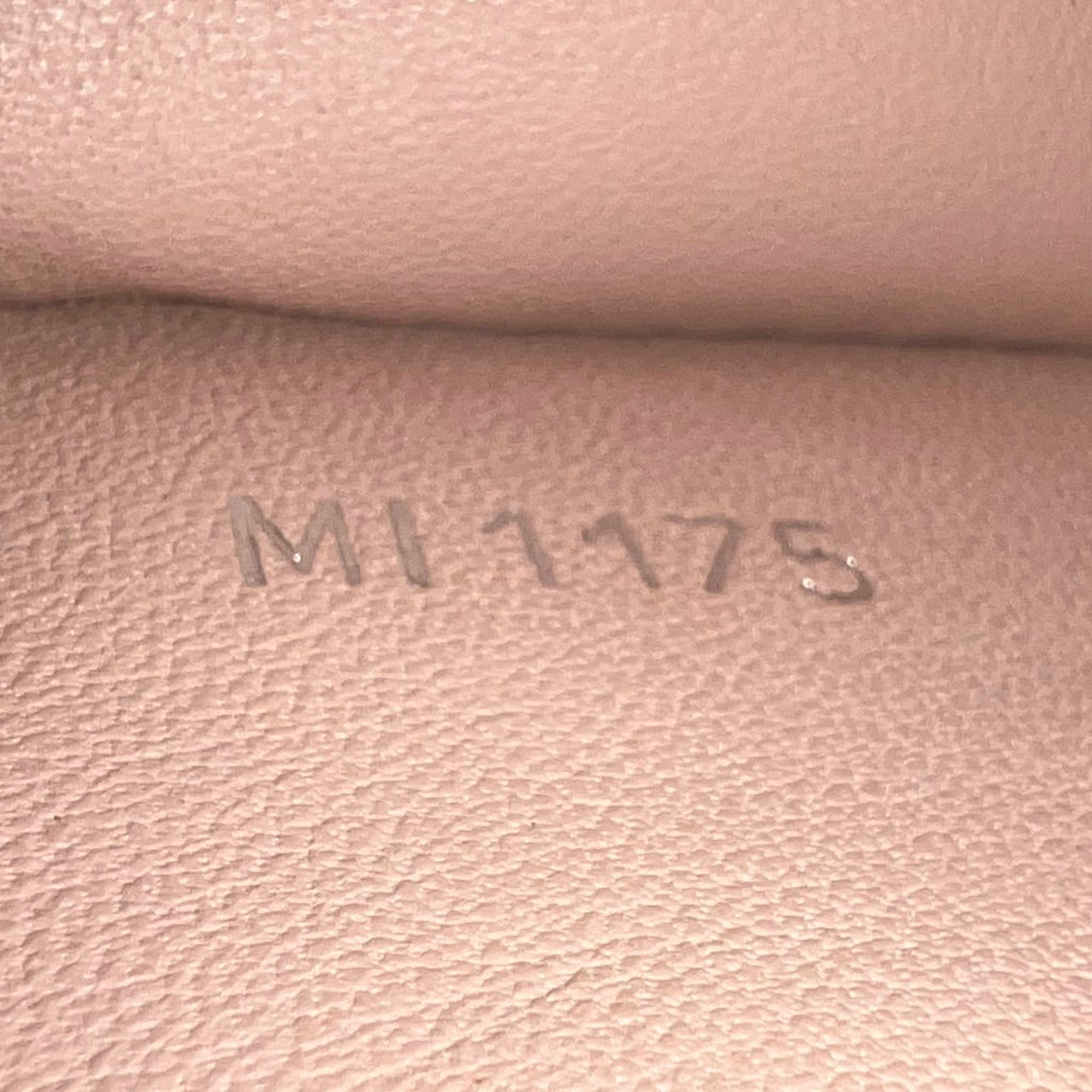 Louis Vuitton Capucines BB B22618